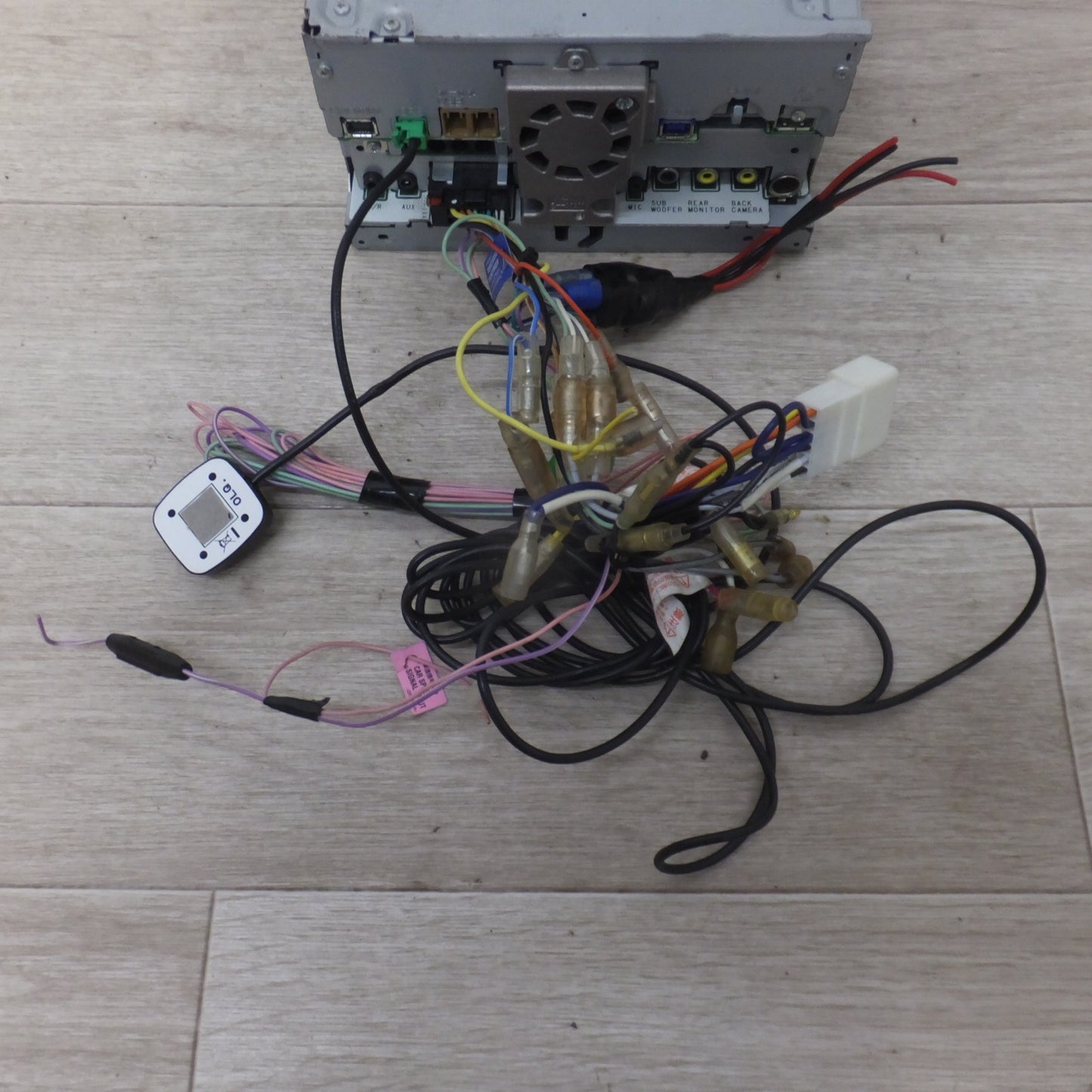 [送料無料] ★カロッツェリア carrozzeria AV一体型メモリーナビゲーション 楽ナビ AVIC-RZ99[40]★