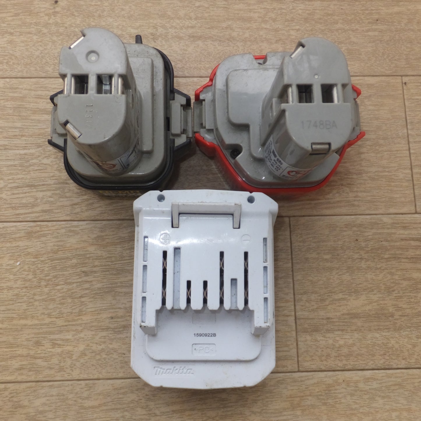[送料無料] ジャンク★マキタ Li-ion 10 バッテリ BL1413G DC14.4V　Ni-Cd バッテリ PA12 DC12V　Ni-MH バッテリ 9135 9.6V　3点 セット★