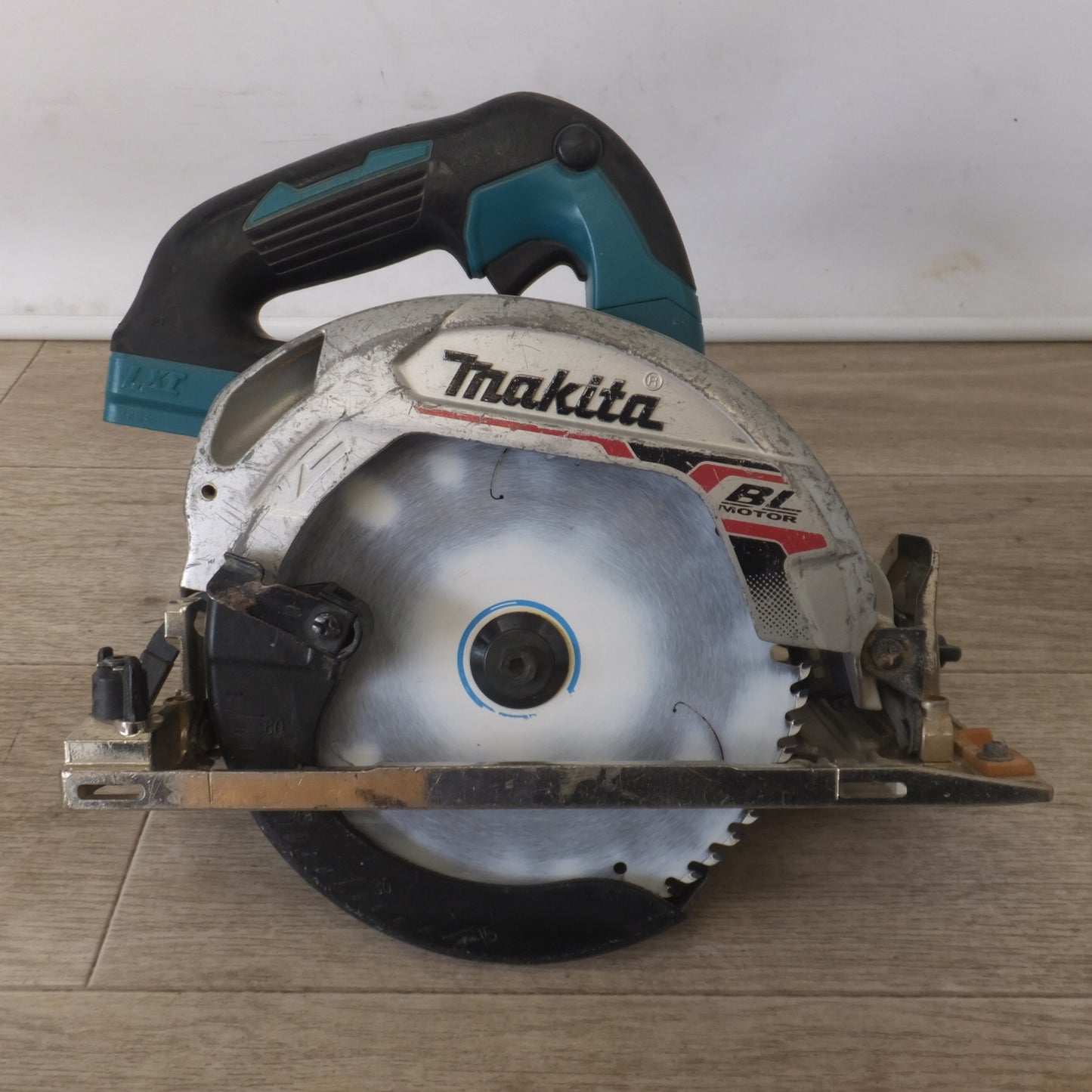 [送料無料] ★マキタ makita 165mm 充電式マルノコ HS631D 18V　155～165mm　木工用 超硬丸ノコ　本体のみ★
