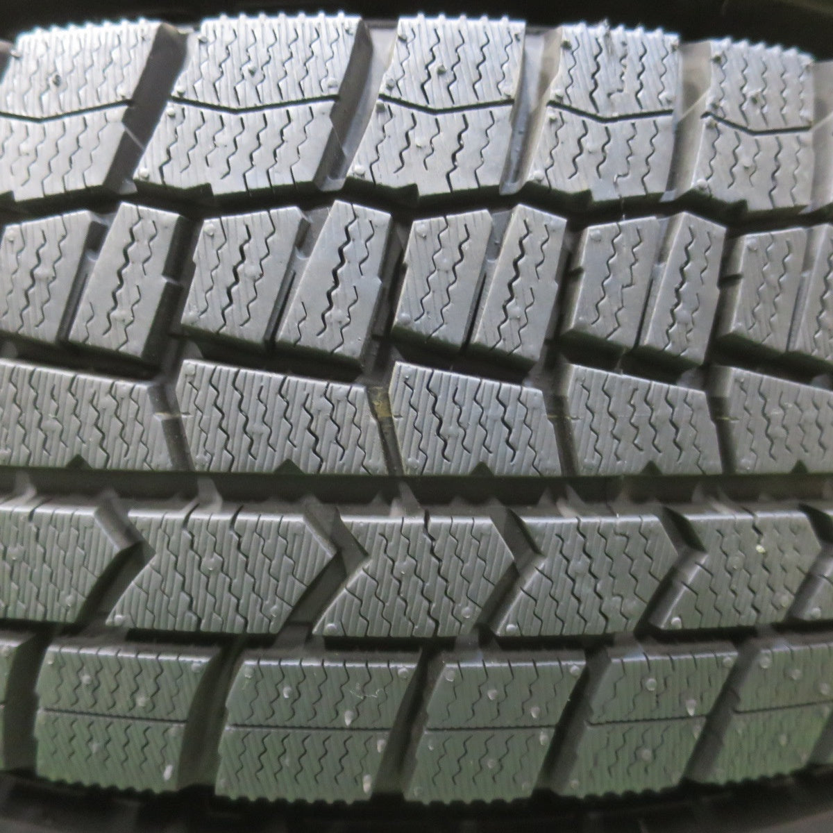 バリ溝！22年！ほぼ10分★スタッドレス 175/70R14 ダンロップ ウインターマックス WM02 Exceeder エクシーダー 14インチ PCD100/4H★6012701イス