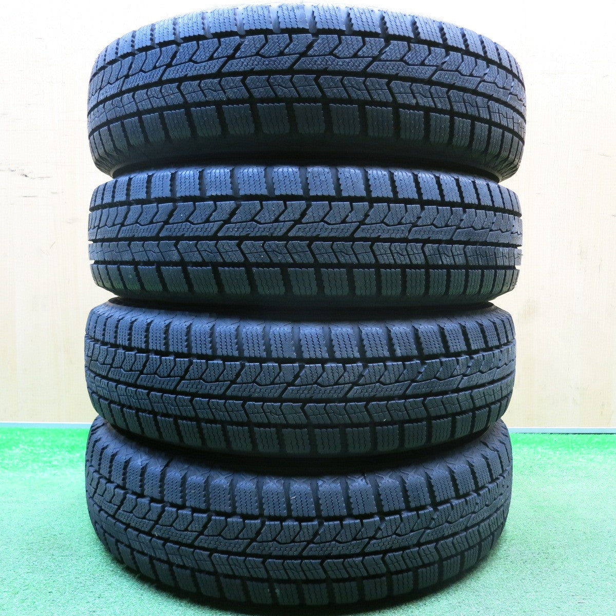 バリ溝！23年！ほぼ10分★スタッドレス 145/80R13 トーヨー オブザーブ GIZ2 SCHNEIDER シュナイダー 13インチ PCD100/4H★5121306HAス