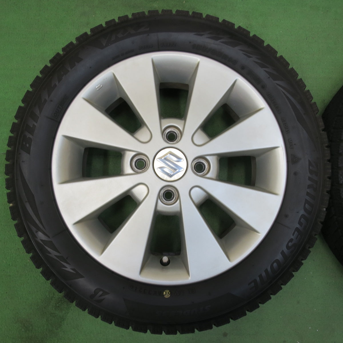 [送料無料] バリ溝！21年！キレイ！8.5分★スズキ ワゴンR スティングレー 純正 155/65R14 スタッドレス ブリヂストン ブリザック VRX2 14インチ PCD100/4H★5040703イス