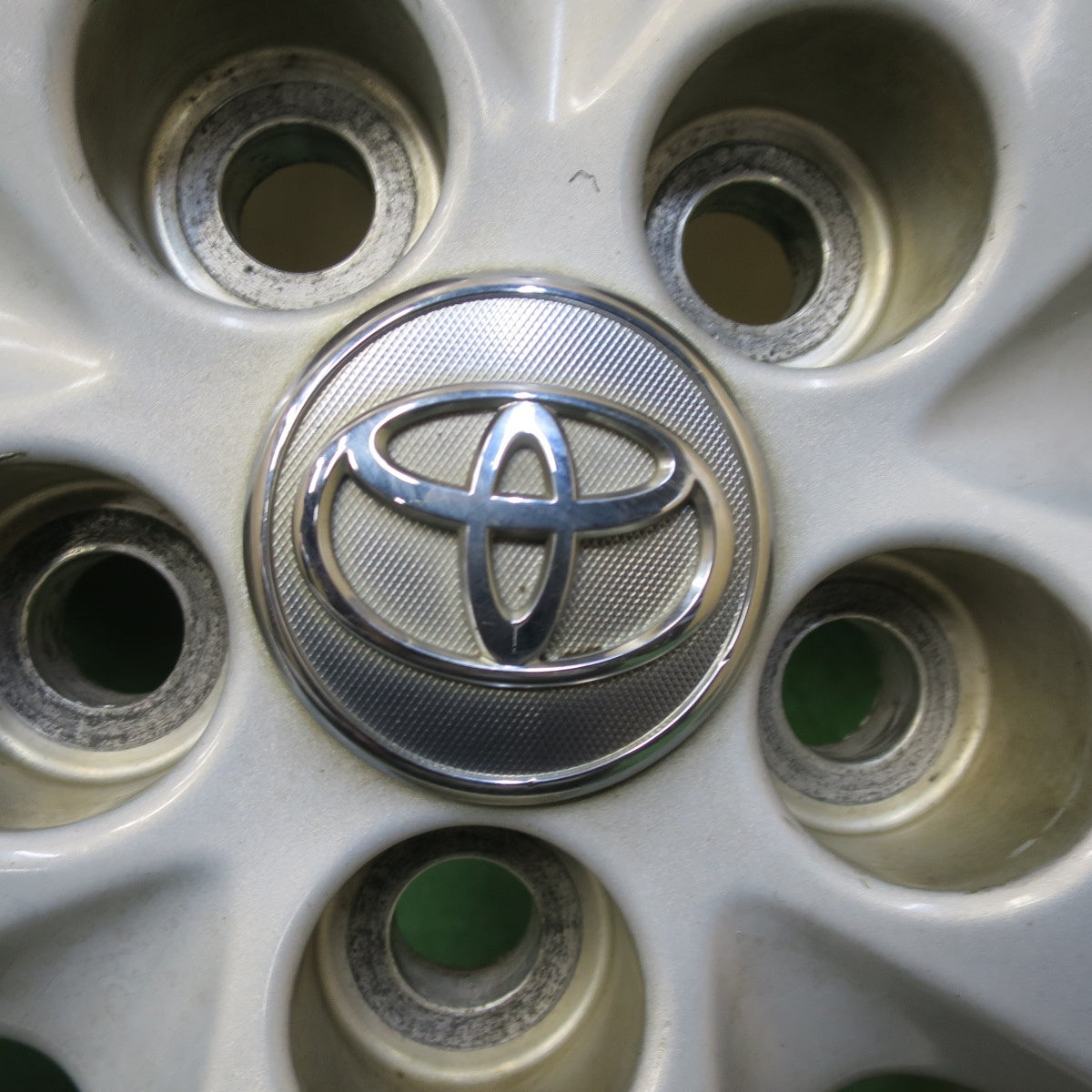 超バリ溝！21年！ほぼ10分★トヨタ 30系 プリウス S ツーリング 純正 215/45R17 スタッドレス ヨコハマ アイスガード iG70 17インチ PCD100/5H★5110803イス