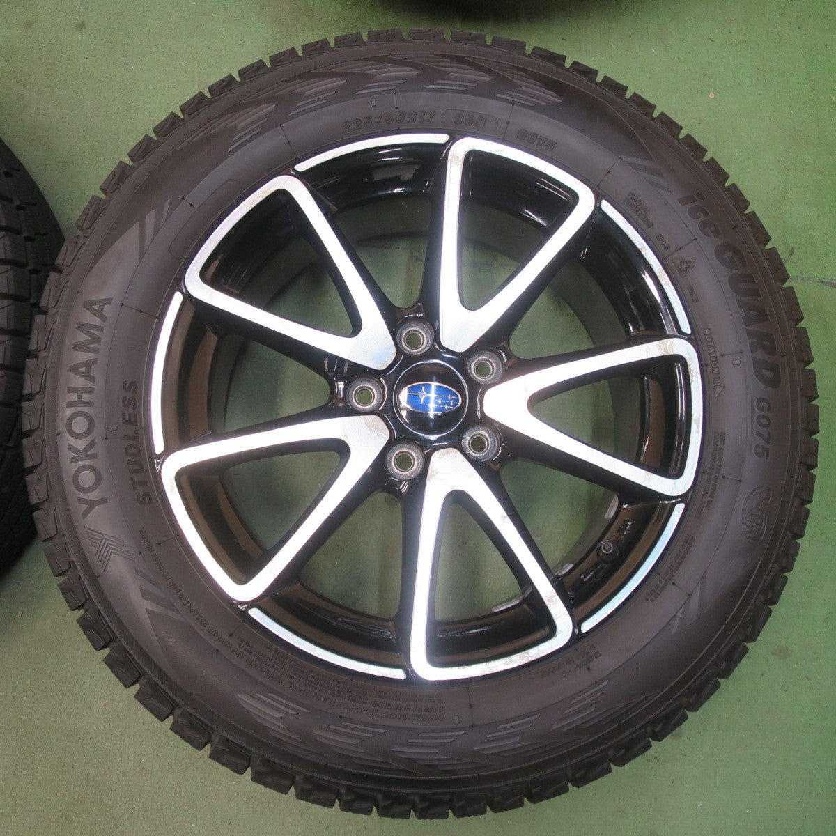 超バリ溝！25年！ほぼ10分★スバル レヴォーグ 純正 225/60R17 スタッドレス ヨコハマ アイスガード G075 17インチ PCD114.3/5H★6050407イス