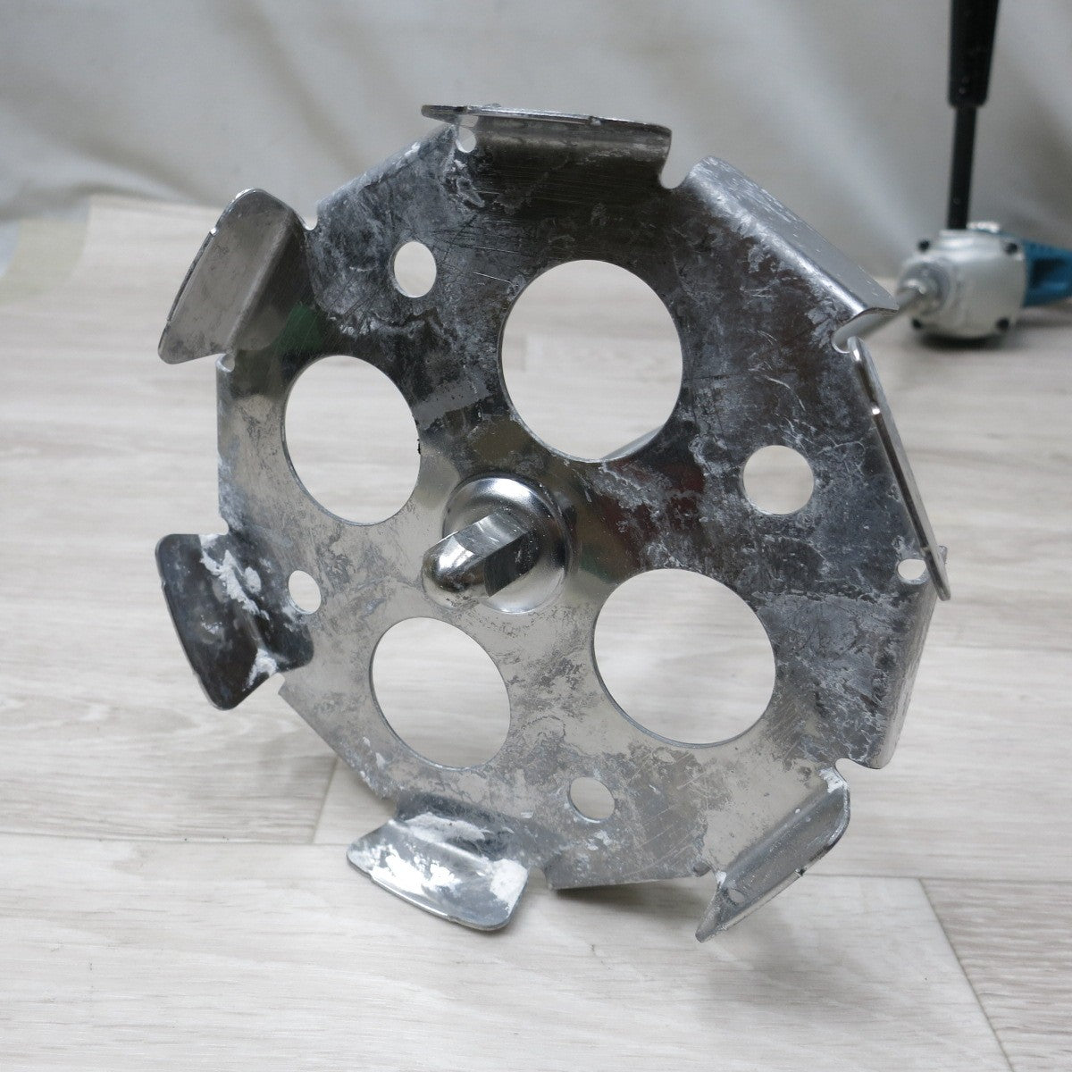 [送料無料] キレイ◆makita マキタ カクハン機 UT1305 ミキサー 撹拌機 電動工具 100V 50/60Hz◆