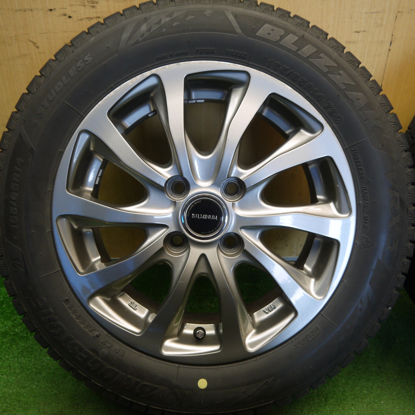 バリ溝！キレイ！9分◎スタッドレス 165/65R14 ブリヂストン ブリザック VRX3 BALMINUM TR10 バルミナ 14インチ PCD100/4H◎6070301Hス