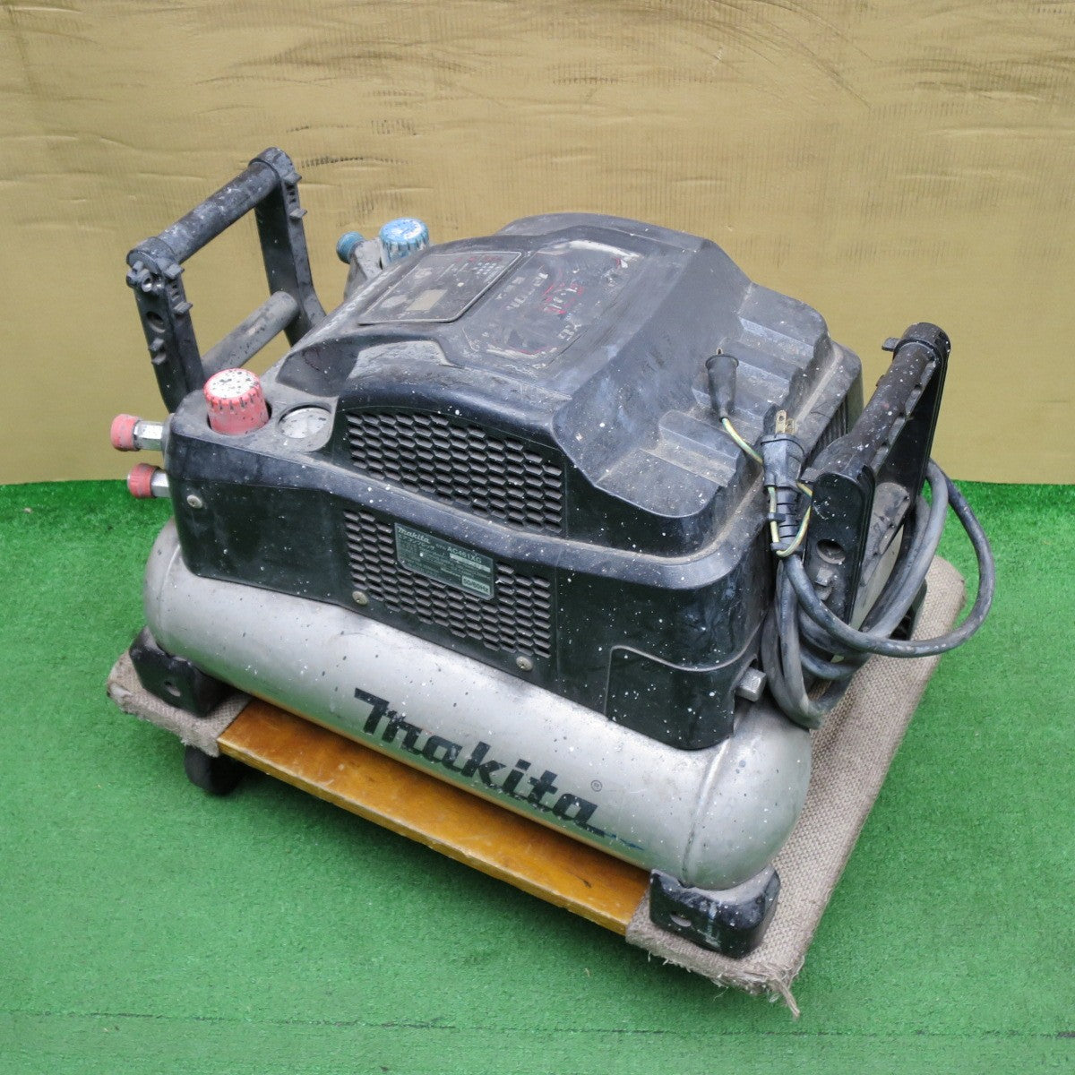 [送料無料] ◆マキタ エア コンプレッサ  AC461XG 16L 高圧 常圧 高耐久 エアー ツール 工具 現状品 makita◆