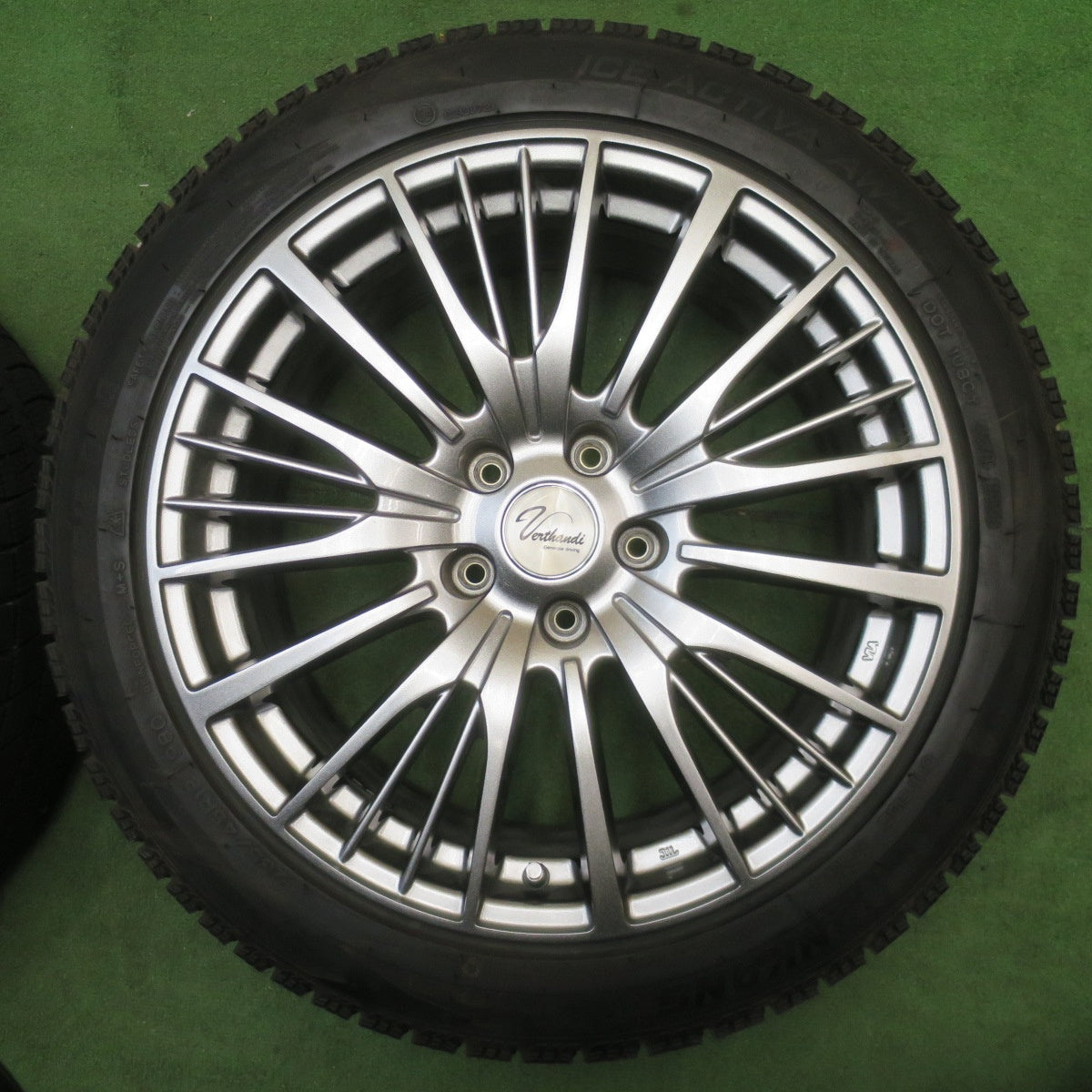 ほぼ未使用！25年！キレイ◎スタッドレス 235/45R18 ナンカン アイスアクティバ AW-1 Verthandi ヴェルザンディ 18インチ PCD114.3/5H◎6062203NJス