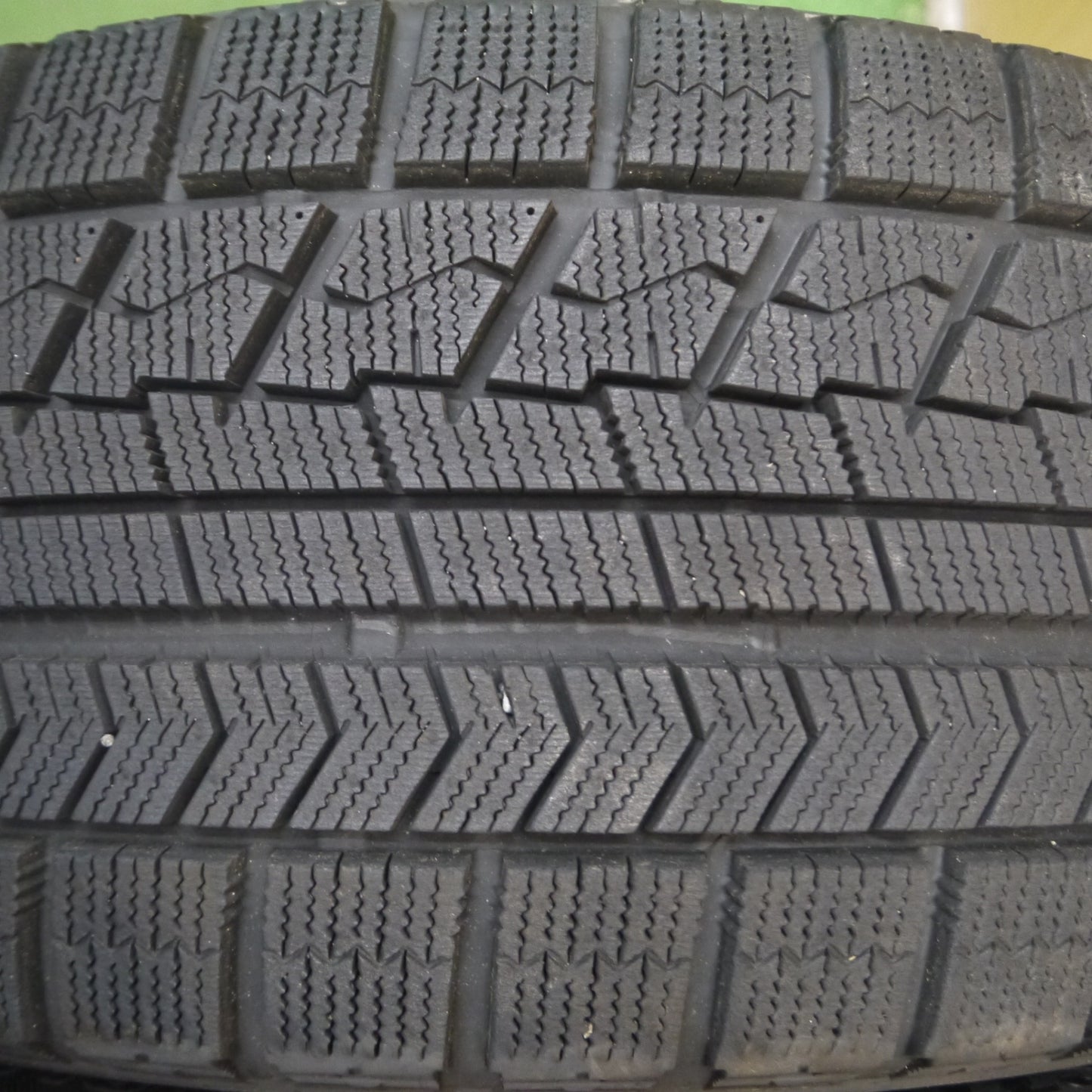 *送料無料* センサー付 バリ溝 綺麗 9.5分以上★レクサス LS460 純正 235/50R18 スタッドレス ブリヂストン ブリザック VRX PCD120/5H★4051712Hス