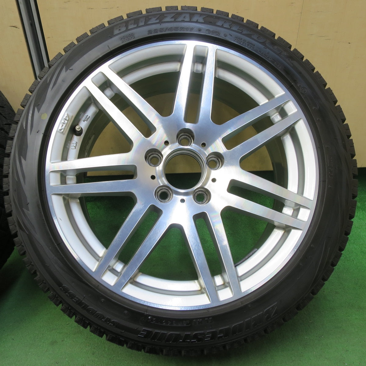 バリ溝！9.5分以上★ベンツ 等 ATS TWIN 225/45R17 スタッドレス ブリヂストン ブリザック REVO GZ 17インチ ツイン PCD112/5H★5070609イス
