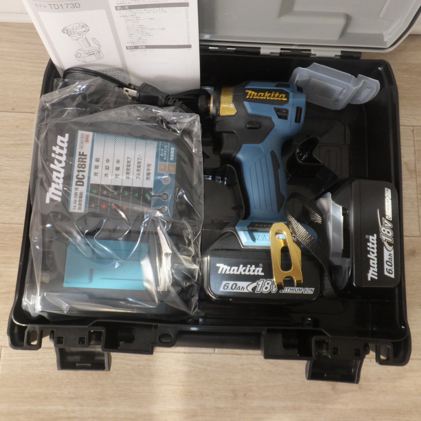 [送料無料] 未使用★マキタ makita 充電式インパクトドライバ TD173DGXPB 18V プレミアムブルー LXT20周年記念カラー★