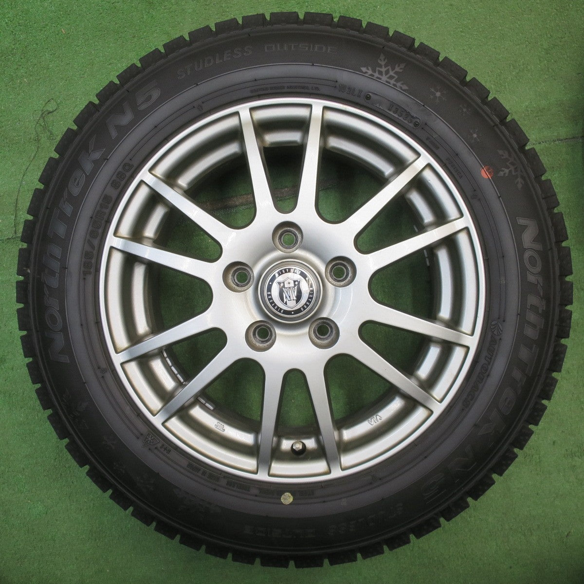 超バリ溝！25年！キレイ！9.5分以上★スタッドレス 185/65R15 オートバックス ノーストレック N5 NIRVANA NV ニルバーナ ニルヴァーナ 15インチ PCD114.3/5H★6051301NJス