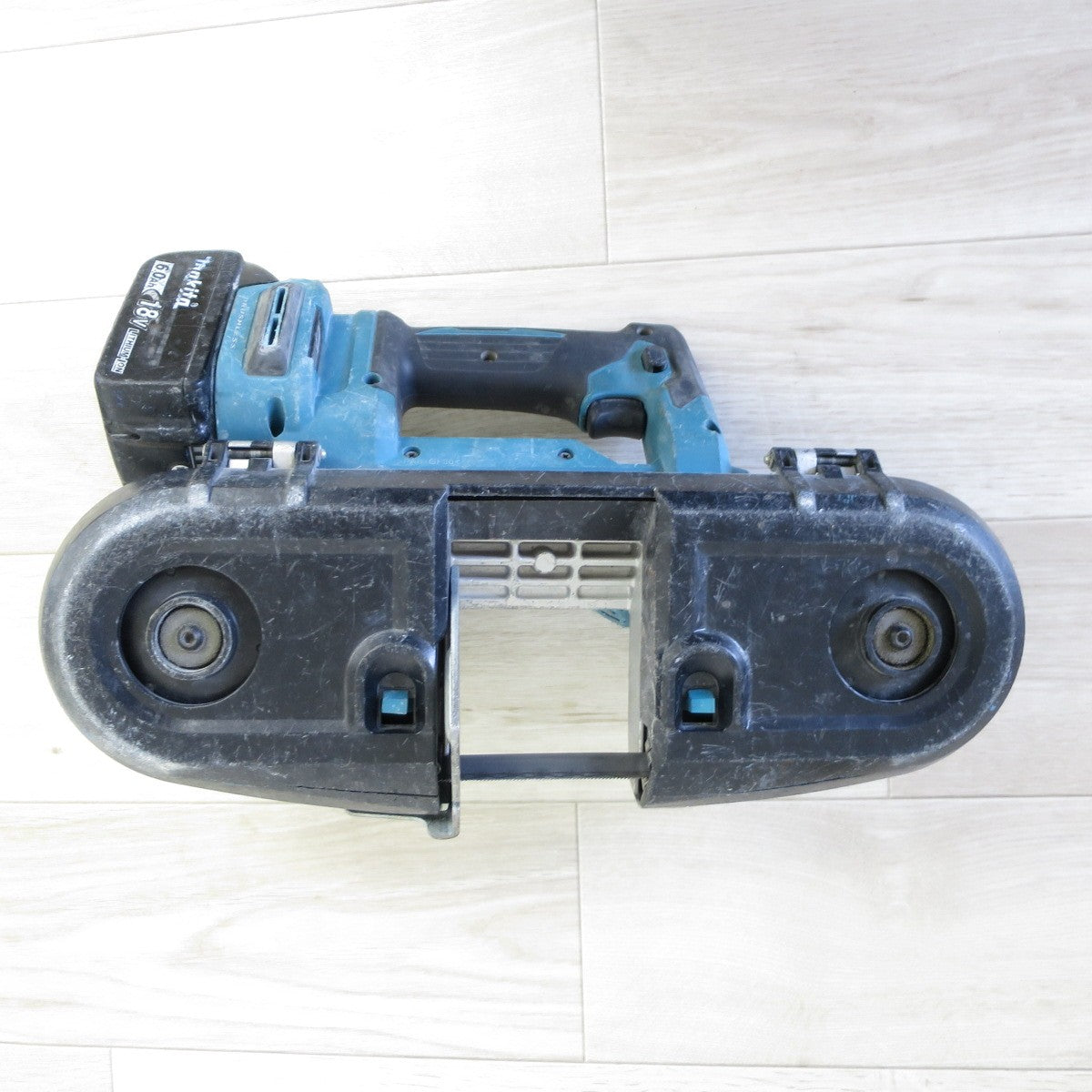[送料無料] ◇マキタ 充電式 ポータブル バンドソー PB183D 電動 工具 バッテリー BL1860B makita◇