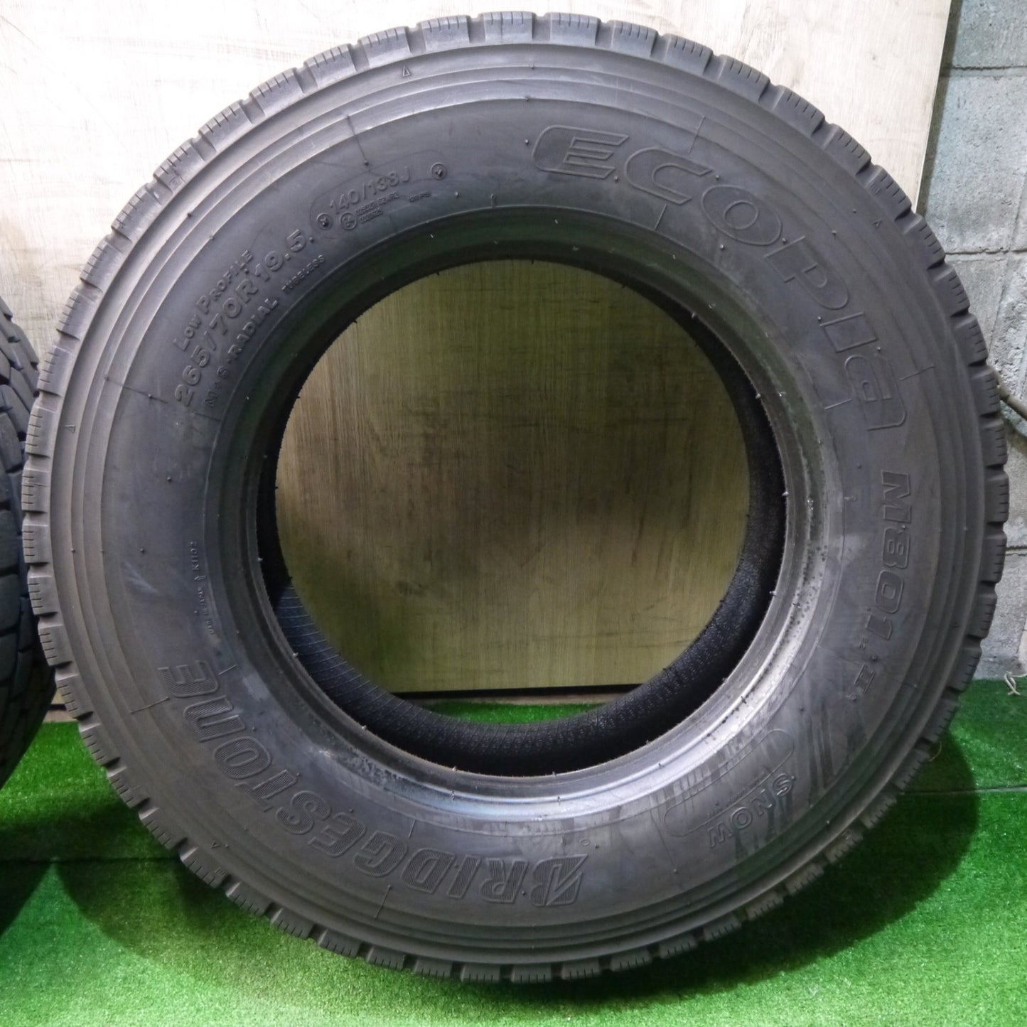 バリ溝！24年！9.5分！2本★トラック タイヤ 265/70R19.5 140/138J ブリヂストン エコピア M801Ⅱ ミックス オールシーズン 19.5インチ★5060905KKノタ