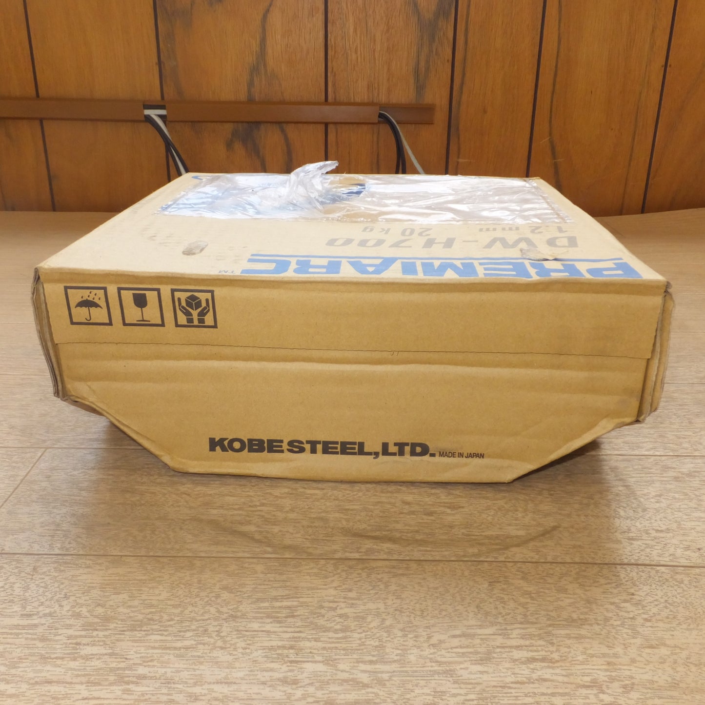 [送料無料] 未使用★神戸製鋼所 コベルコ KOBELCO PREMIARC 硬化肉盛溶接用フラックス入りワイヤ DW-H700 1.2mm 20kg(6)★