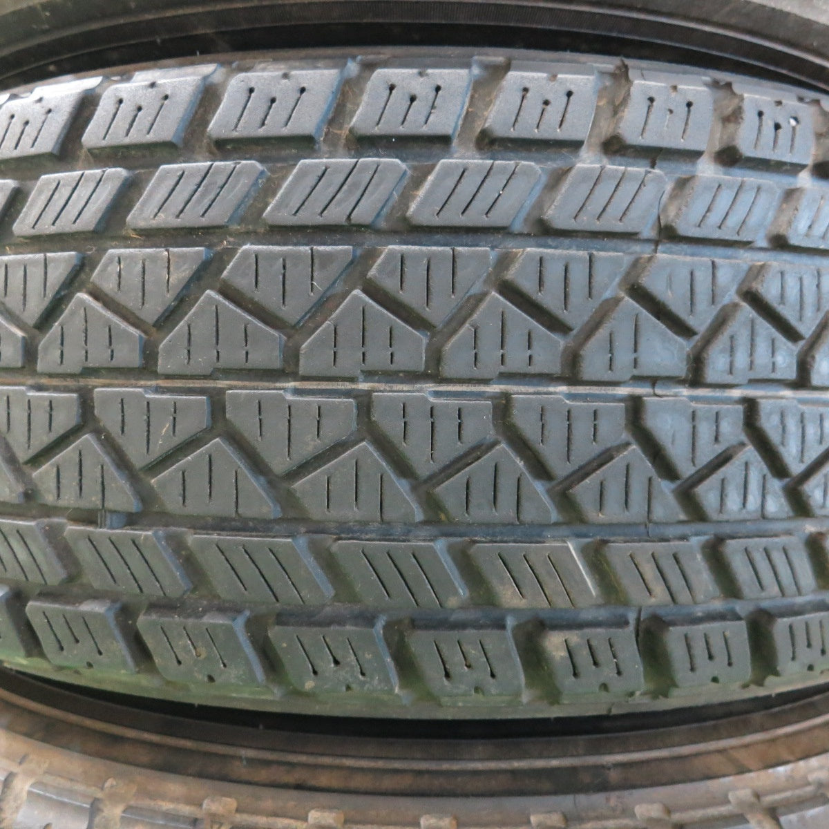*送料無料* 4本価格★JEEP ジープ チェロキー 純正 225/70R15 スタッドレス ブリヂストン ウインター デューラー DM-01 PCD114.3/5H★4052901ナス