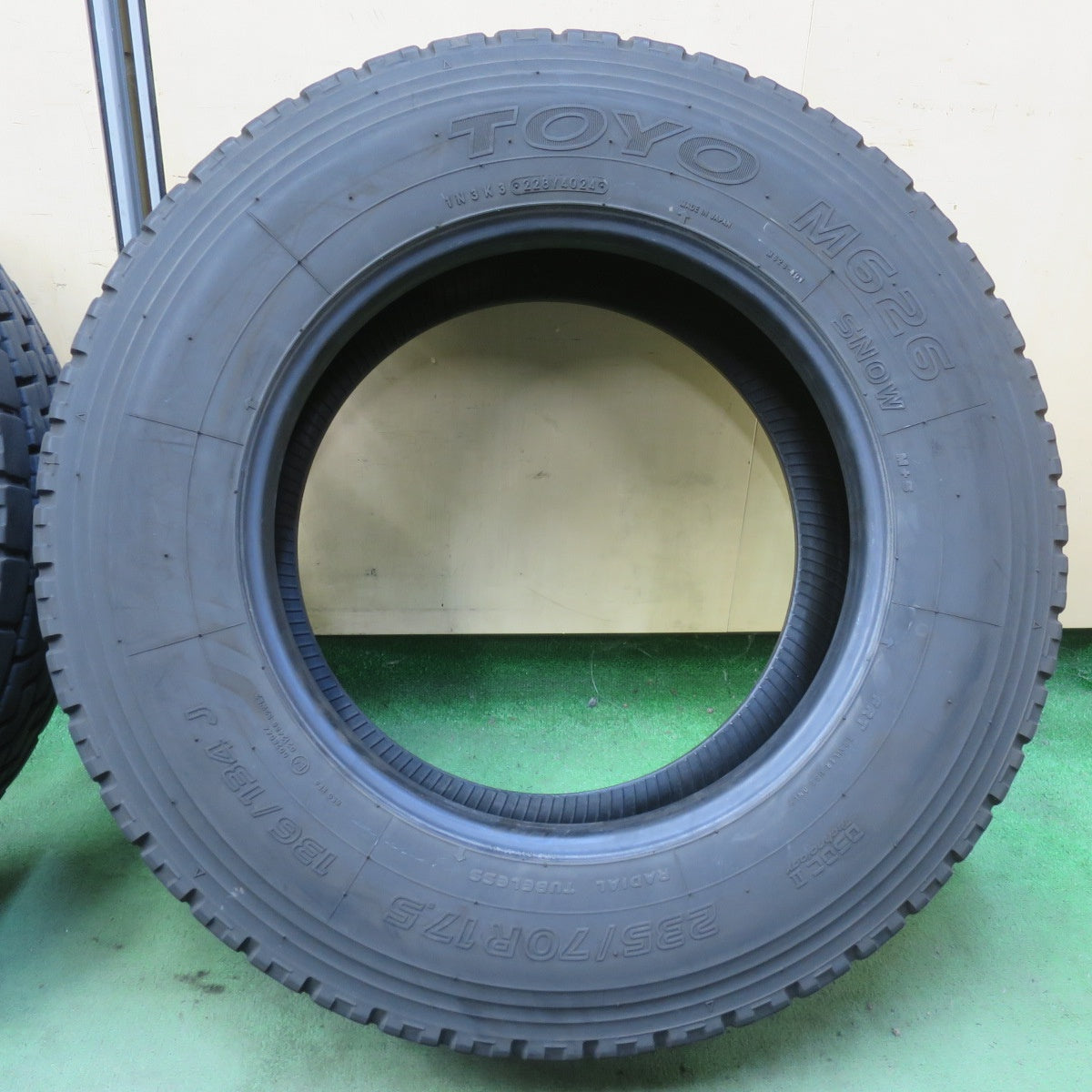 4本価格！24年★トラック 高荷重 トレーラー 等 タイヤ 235/70R17.5 136/134J トーヨー M626 オールシーズン ミックス 17.5インチ★6072909イスタ