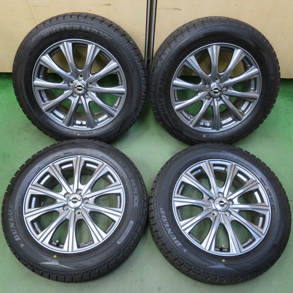 バリ溝！23年！キレイ！9.5分以上◎XV 等 225/55R17 スタッドレス ダンロップ ウインターマックス WM02 AXEL アクセル 17インチ PCD100/5H◎6092306イス