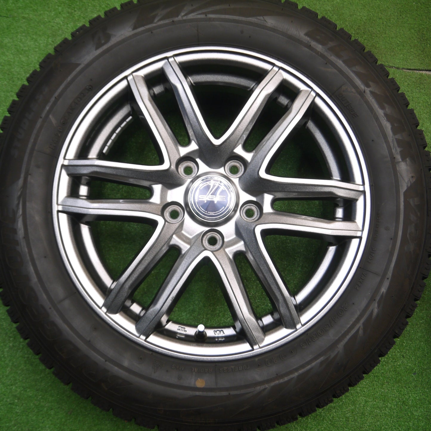 [送料無料] バリ溝！23年！キレイ！ほぼ10分★スタッドレス 205/60R16 ブリヂストン ブリザック VRX2 SG-E 16インチ PCD114.3/5H★4112012Hス