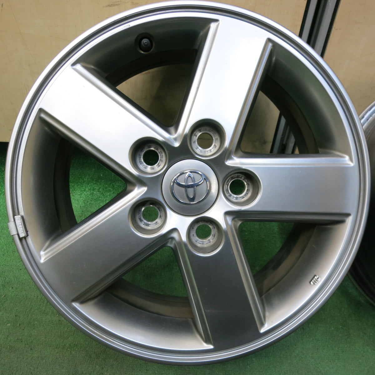 [送料無料] 4本価格★トヨタ 60系 ヴォクシー ノア 純正 ホイール 15インチ 15×6JJ PCD114.3/5H★5013007SYホ