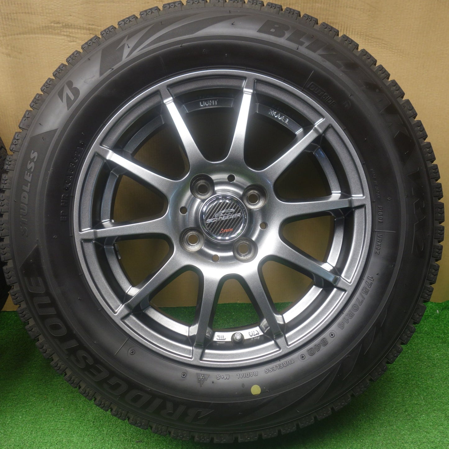 バリ溝！キレイ！8.5分★スタッドレス 175/70R14 ブリヂストン ブリザック VRX2 SCHNEIDER シュナイダー 14インチ PCD100/4H★6041502KTス
