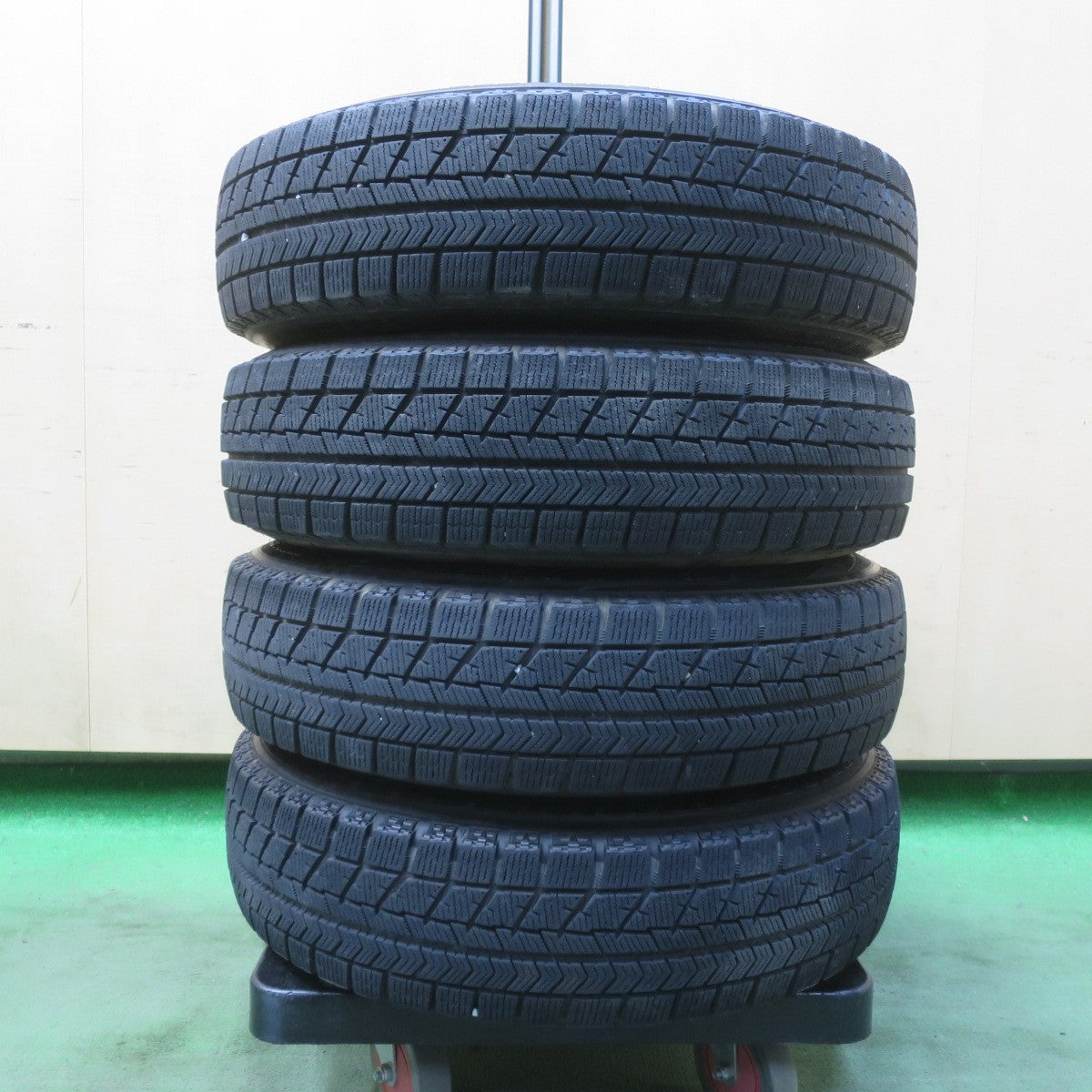 キレイ★スタッドレス 145/80R13 ブリヂストン ブリザック VRX ECO FORME エコフォルム 13インチ PCD100/4H★6043001イス