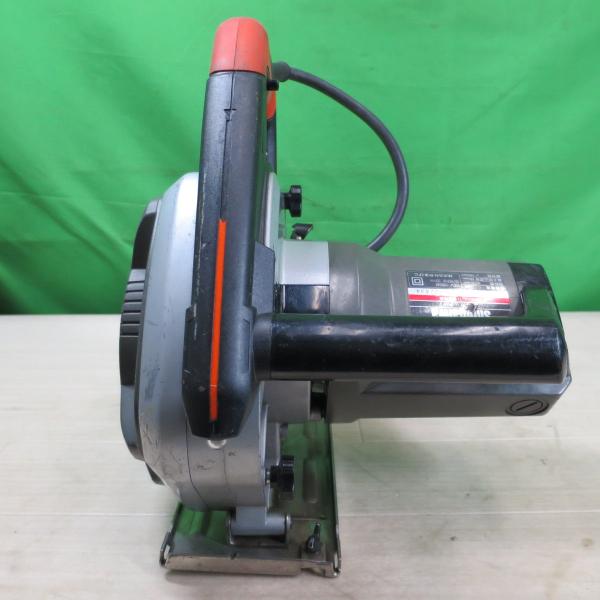 [送料無料] ☆新ダイワ 180mm 防塵 カッター B18NⅡ 電動 工具 切断機 防じん コード式 B18N2 やまびこ Shindaiwa 100V☆