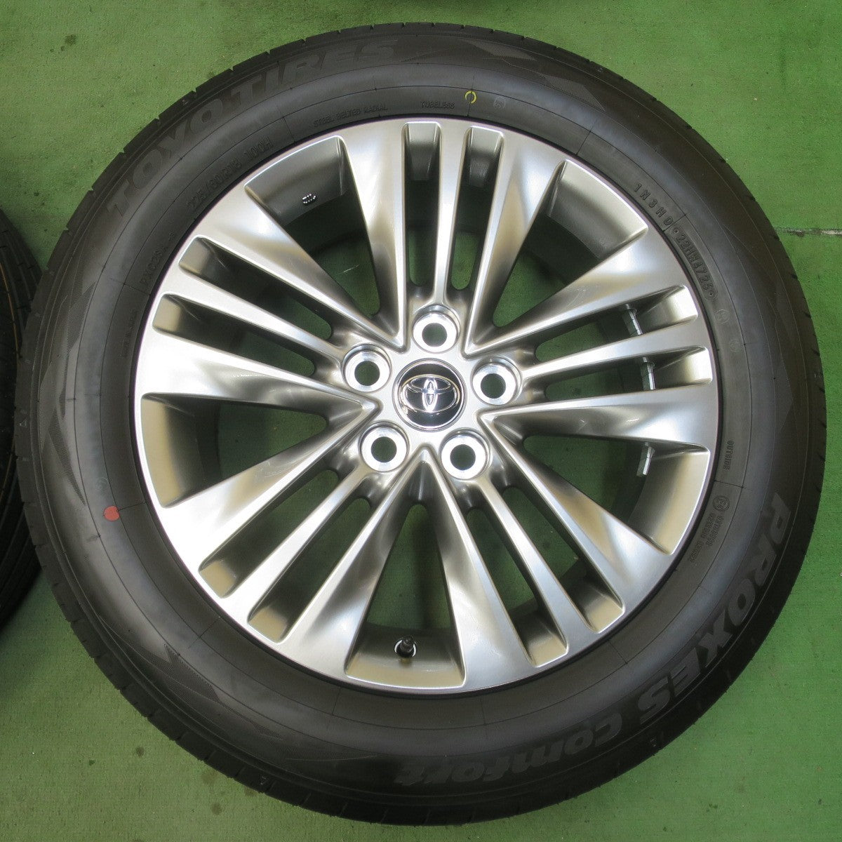 新車外し！25年★トヨタ 40系 アルファード ヴェルファイア 純正 225/60R18 トーヨー プロクセス Comfort コンフォート 18インチ PCD120/5H★6011501イノ