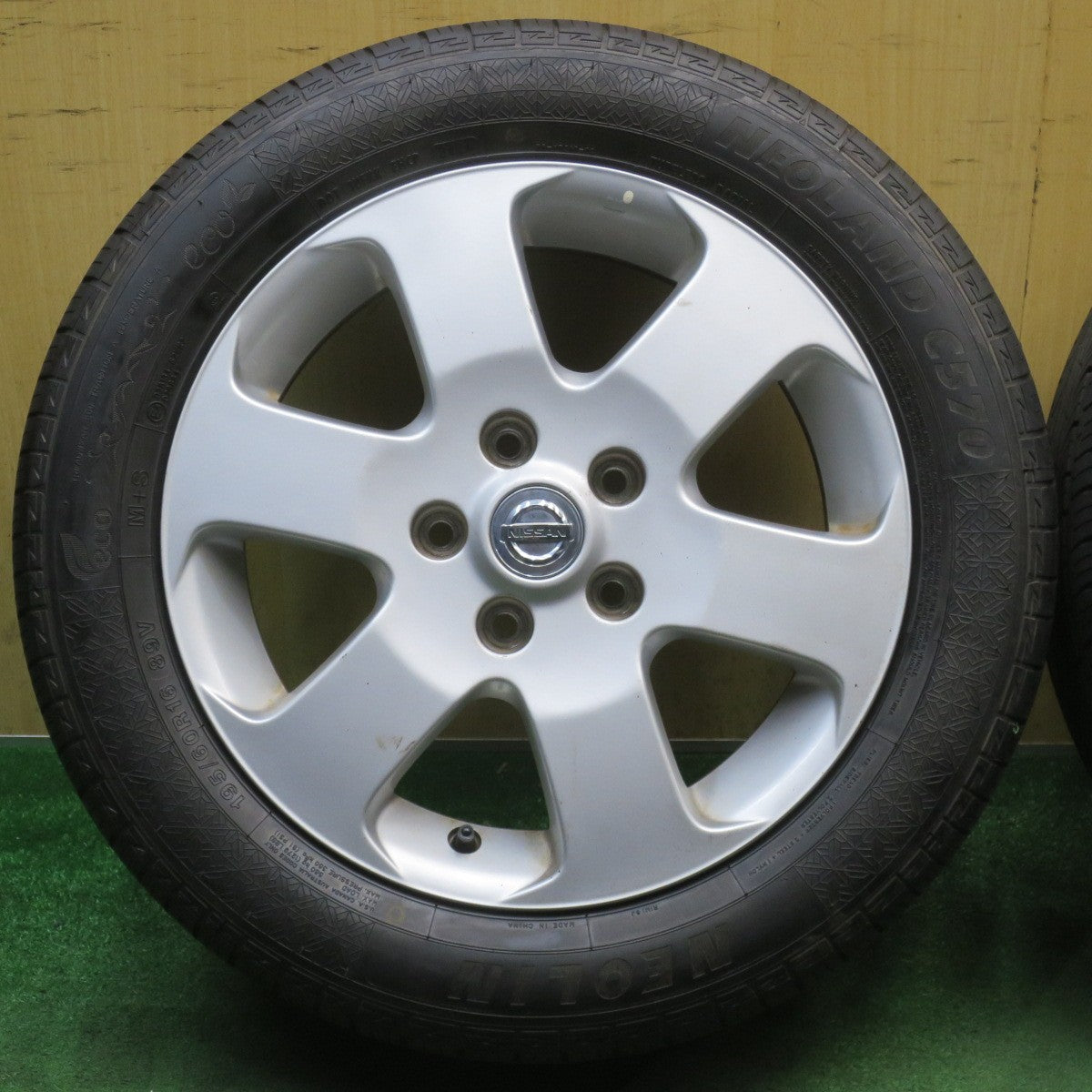 超バリ溝！24年！ほぼ10分★日産 C25 セレナ 純正 195/60R16 ネオリン NEOLAND C570 16インチ PCD114.3/5H★6052902NJノ