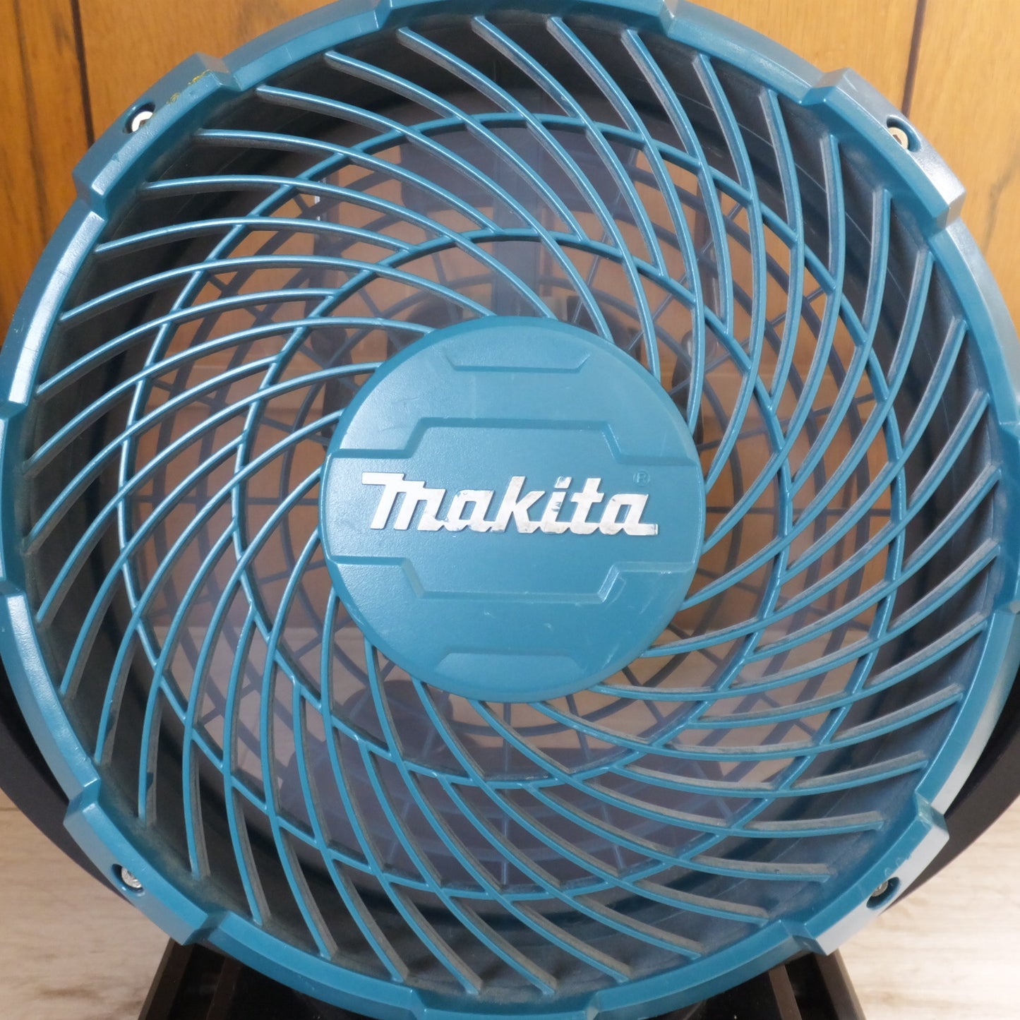 [送料無料] ★マキタ makita 充電式ファン CF102D 14.4V/18V 本体のみ★