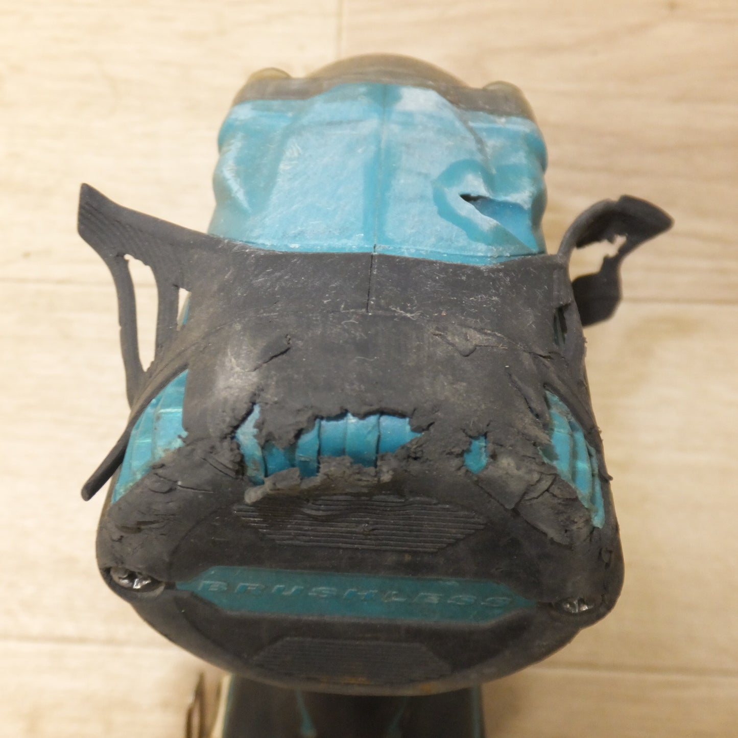 [送料無料] ★マキタ makita 充電式インパクトレンチ TW300D 18V 本体のみ★