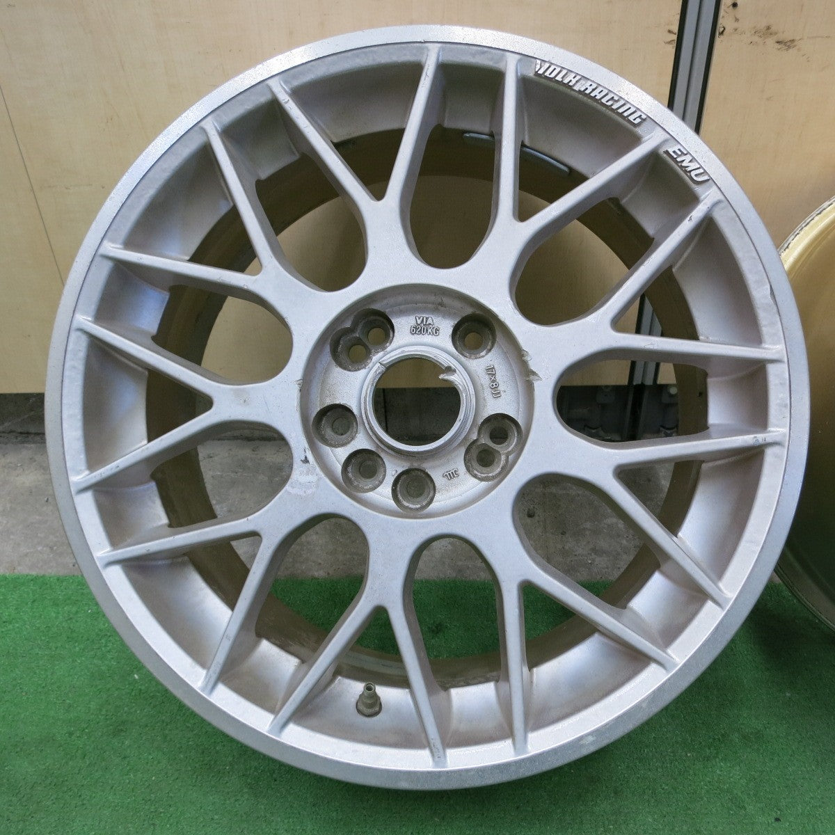 *送料無料* 2本価格★RAYS VOLK RACING EMU ホイール 17インチ レイズ ボルクレーシング 17×8JJ PCD114.3/4H 5H マルチ★4082801ナホ