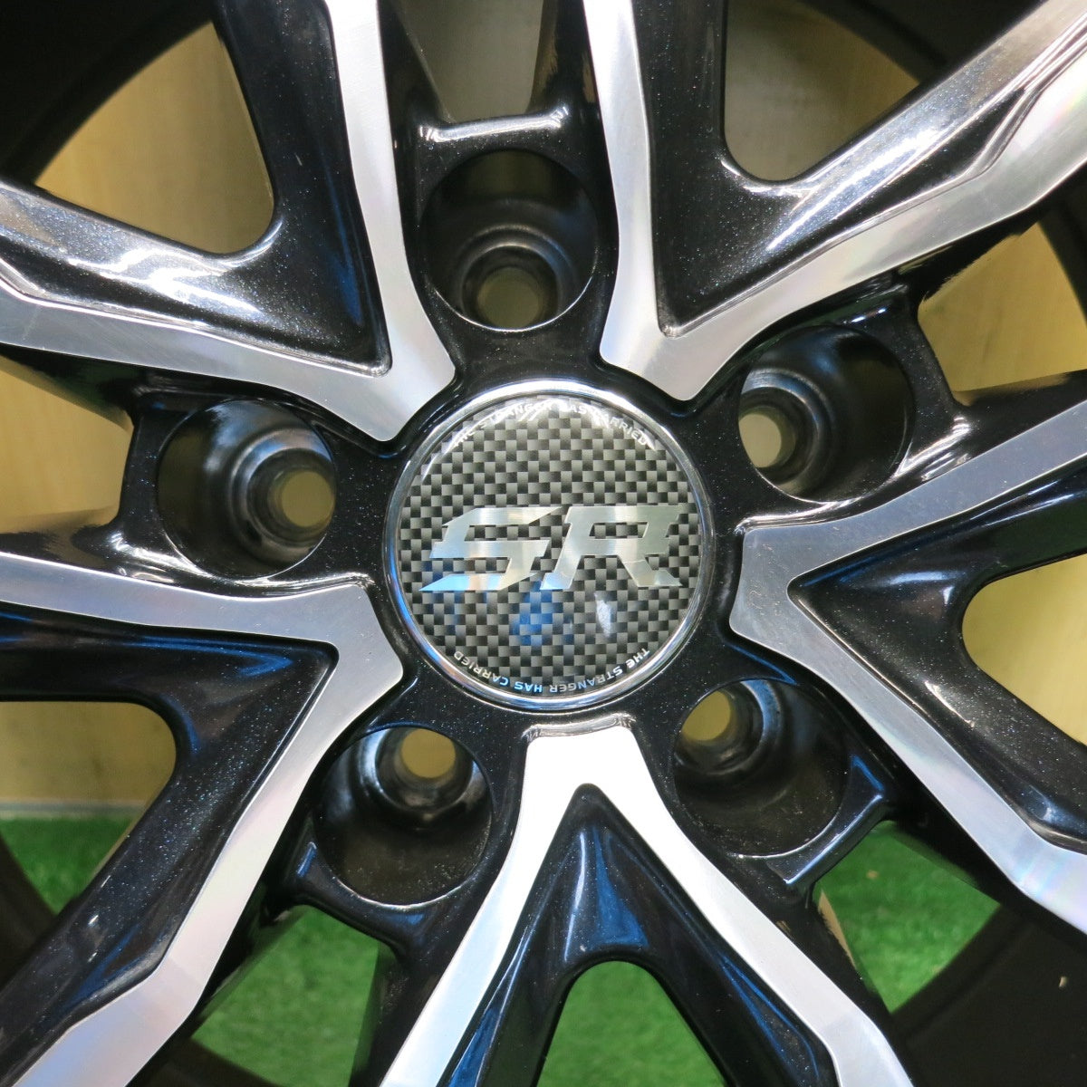 バリ溝！22年！キレイ！8.5分◎スタッドレス 235/60R18 ピレリ アイスゼロ アシンメトリコ STRANGER ストレンジャー 18インチ PCD114.3/5H◎6070514HAス