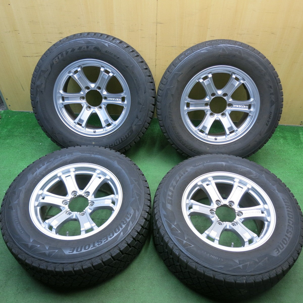 バリ溝！8.5分★KEELER FORCE 265/65R17 スタッドレス ブリヂストン ブリザック DM-V2 キーラー フォース 17インチ PCD139.7/6H★6050208HAス