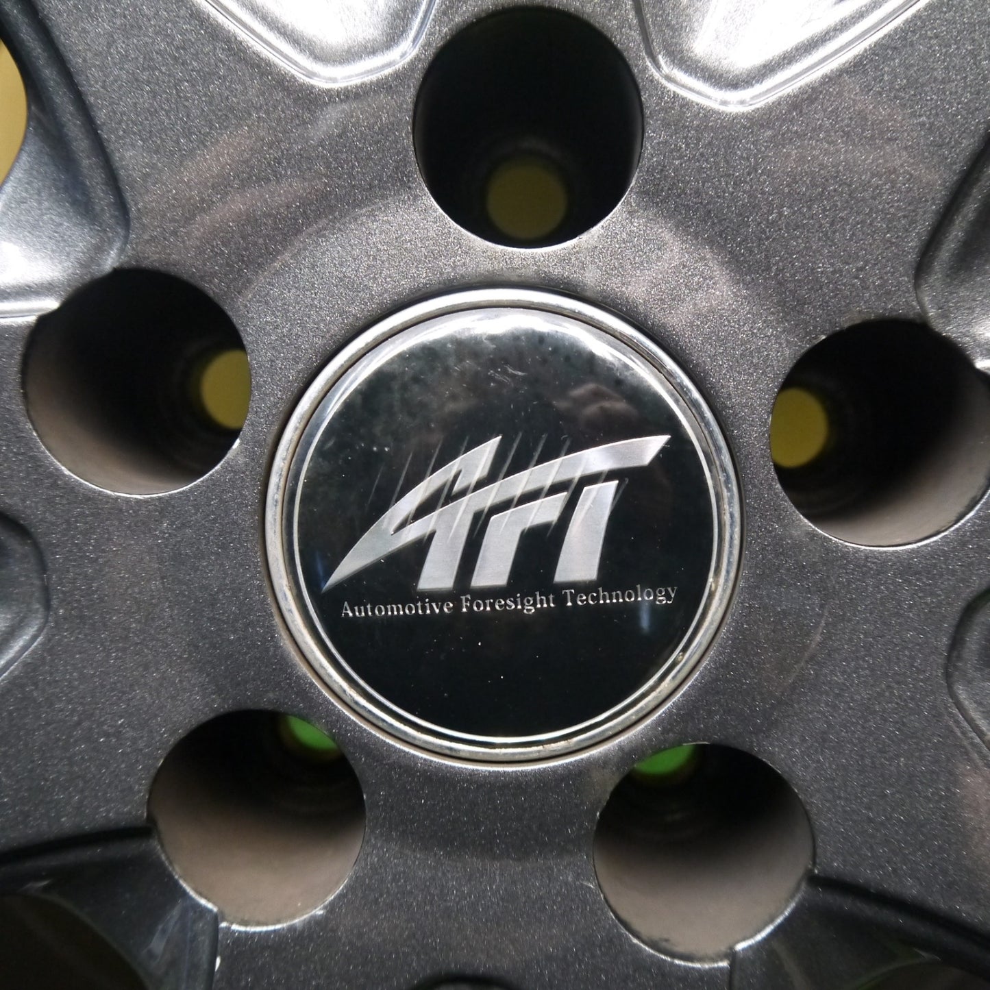 バリ溝！キレイ！9.5分★ワーゲン アウディ 等 AFT 225/55R17 スタッドレス グッドイヤー アイスナビ6 17インチ PCD112/5H★5072202Hス
