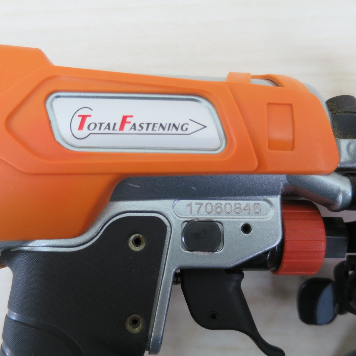 キレイ！付属品付き☆TOTAL FASTENING ポケット 釘打機 TF32P 釘打ち機 コイル ネイラ トータルファスニング エアー ツール 工具☆