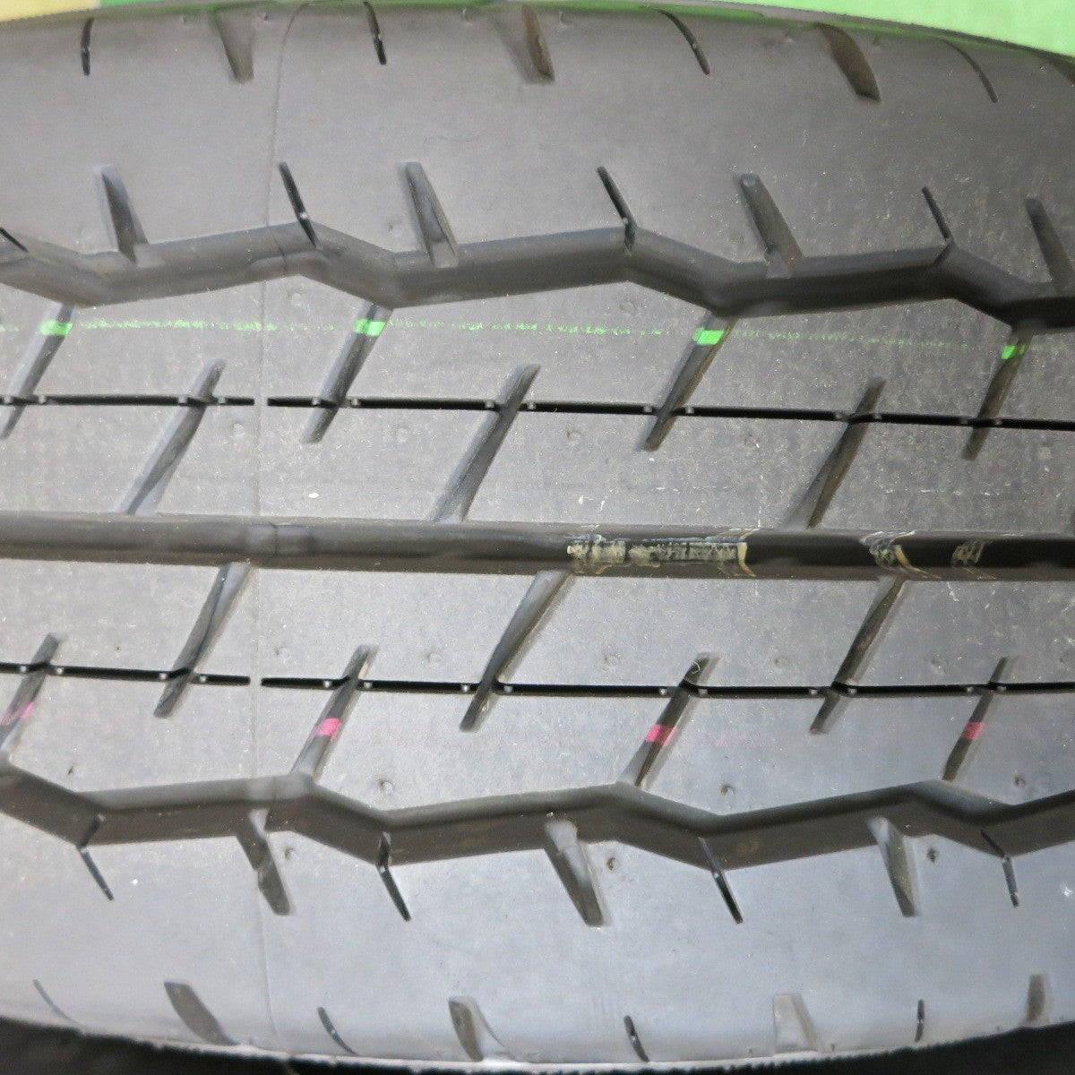 新車外し！25年★トヨタ 200系 ハイエース 純正 スチール 195/80R15 107/105S ダンロップ SP175N 15インチ PCD139.7/6H★5072703HAノ