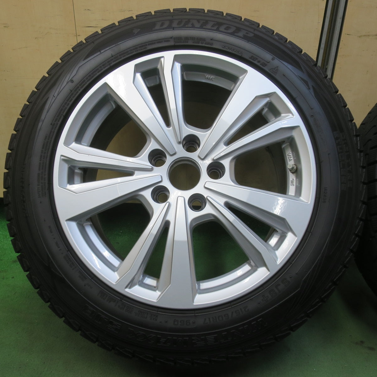 センサー付き！バリ溝！22年！9.5分◎スタッドレス 215/60R17 ダンロップ ウインターマックス SJ8 + smartline 365 スマートライン 17インチ PCD114.3/5H◎6081705イス