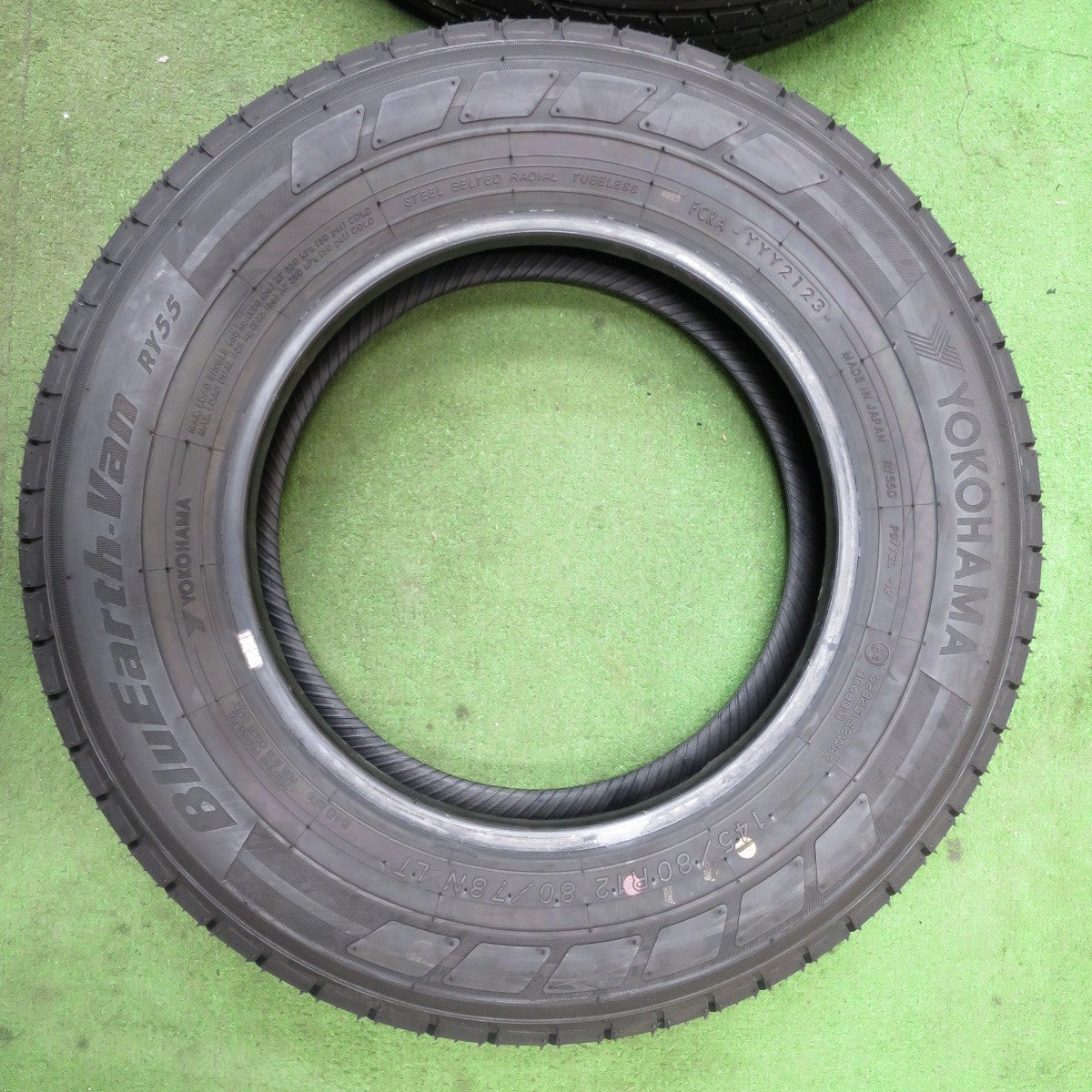 新車外し！23年★145/80R12 80/78N ヨコハマ BluEarth-Van RY55 ブルーアース タイヤ 12インチ 軽トラ 軽バン エブリィ キャリィ 等★6042903NGノタ