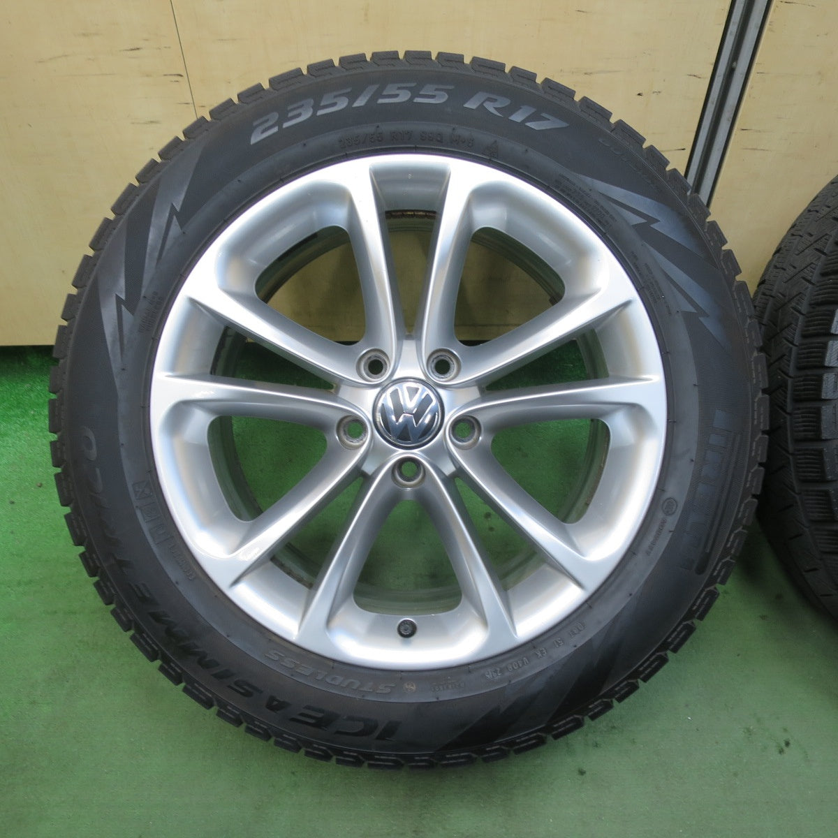 4本価格★ワーゲン パサート CC 純正 235/55R17 スタッドレス ピレリ アイスアシンメトリコ  17インチ PCD112/5H★5112807TTス