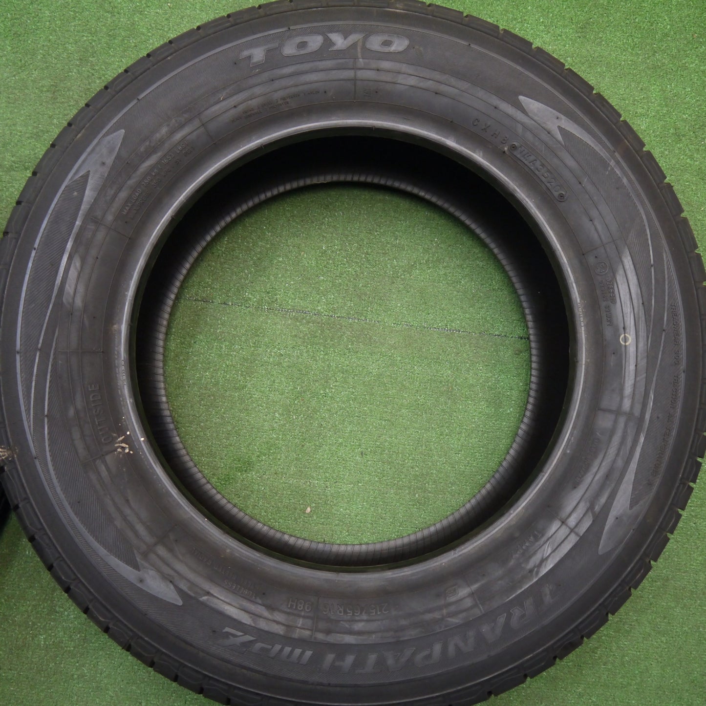 新車外し★215/65R16 トーヨー トランパス MPZ タイヤ 16インチ アルファード ヴェルファイア 等★5121507Hノタ