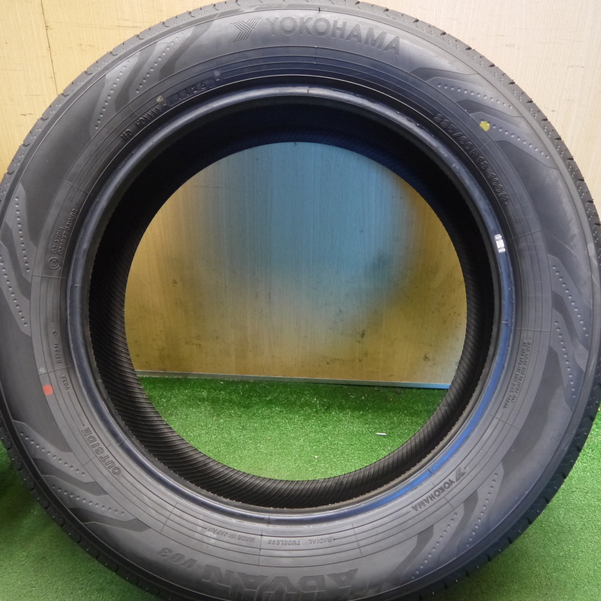 新車外し！26年◎225/60R18 ヨコハマ アドバン V03 タイヤ 18インチ 40系 アルファード ヴェルファイア ハリアー RAV4 レクサス NX 等◎6100707Hノタ