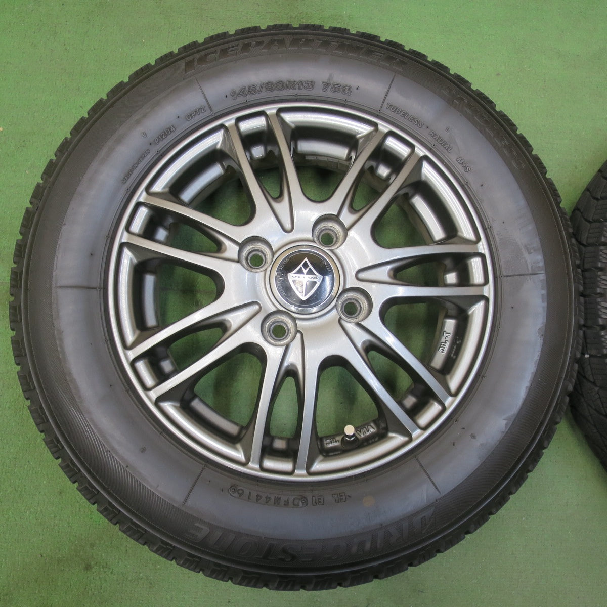 キレイ★スタッドレス 145/80R13 ブリヂストン アイスパートナー VELVA ヴェルヴァ 13インチ PCD100/4H★5102801イス