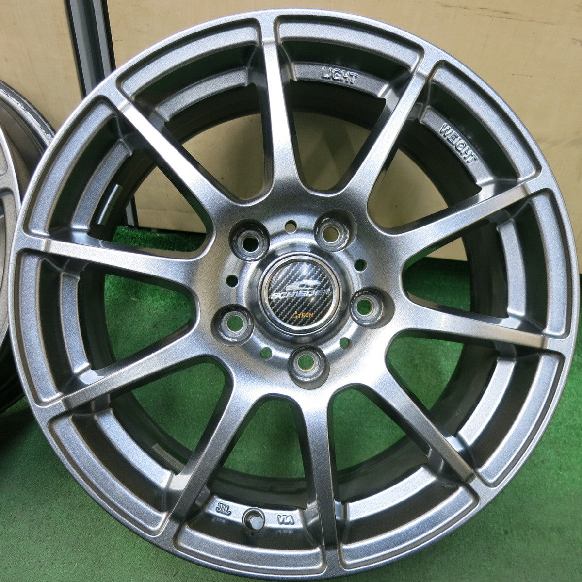 [送料無料] キレイ★SCHNEIDER ATECH 16インチ ホイール シュナイダー エーテック 16×6.5J PCD114.3/5H★5012210SYホ