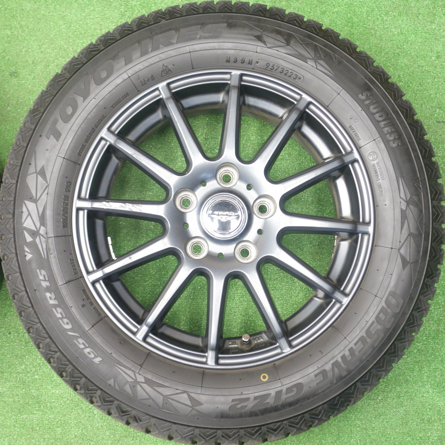バリ溝！23年！9.5分★スタッドレス 195/65R15 トーヨー オブザーブ GIZ2 TEAD テッド 15インチ PCD114.3/5H★6021802KTス