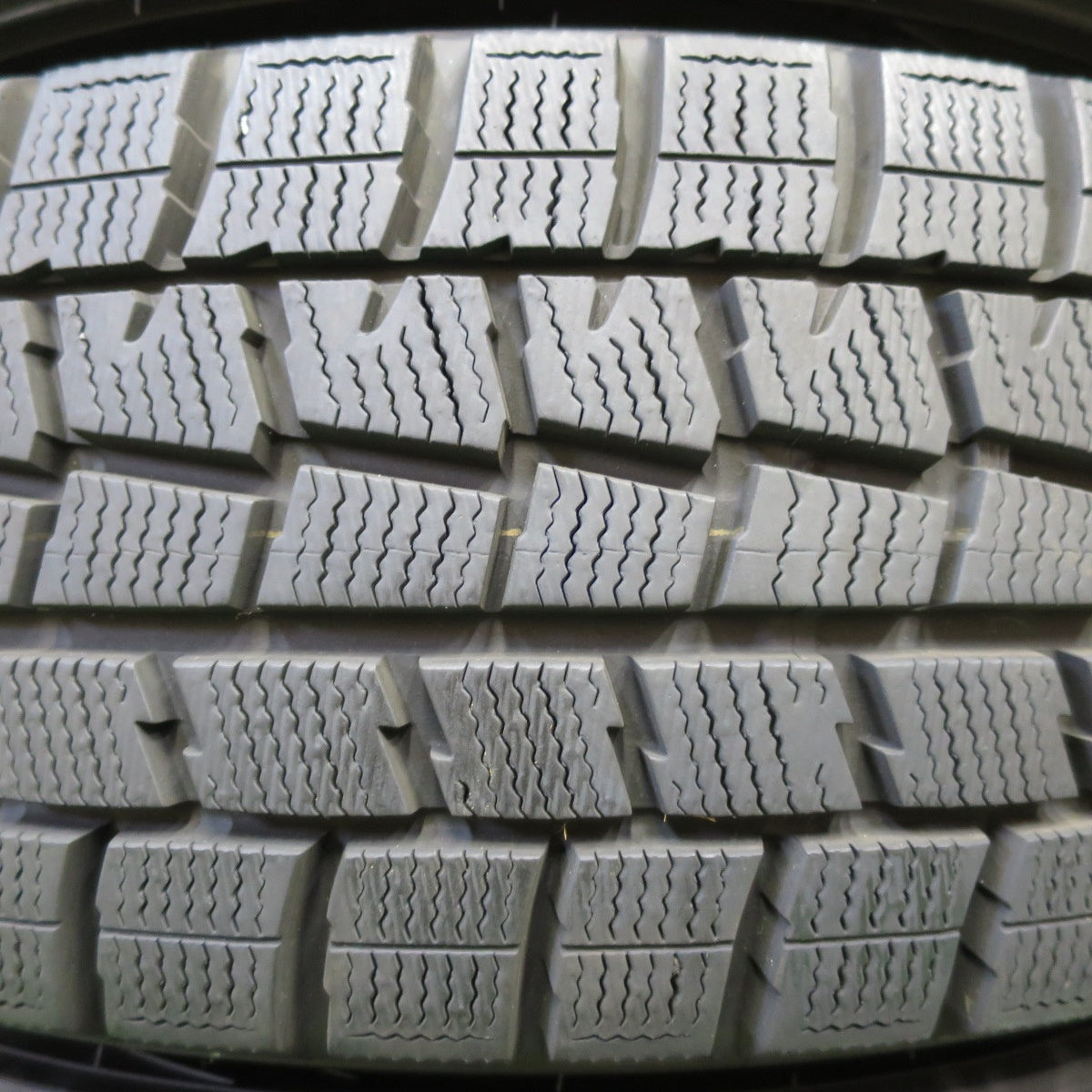 *送料無料* バリ溝！9.5分以上★スタッドレス 195/65R15 ダンロップ ウインターマックス WM01 JOKER ジョーカー 15インチ PCD114.3/5H★4061104イス