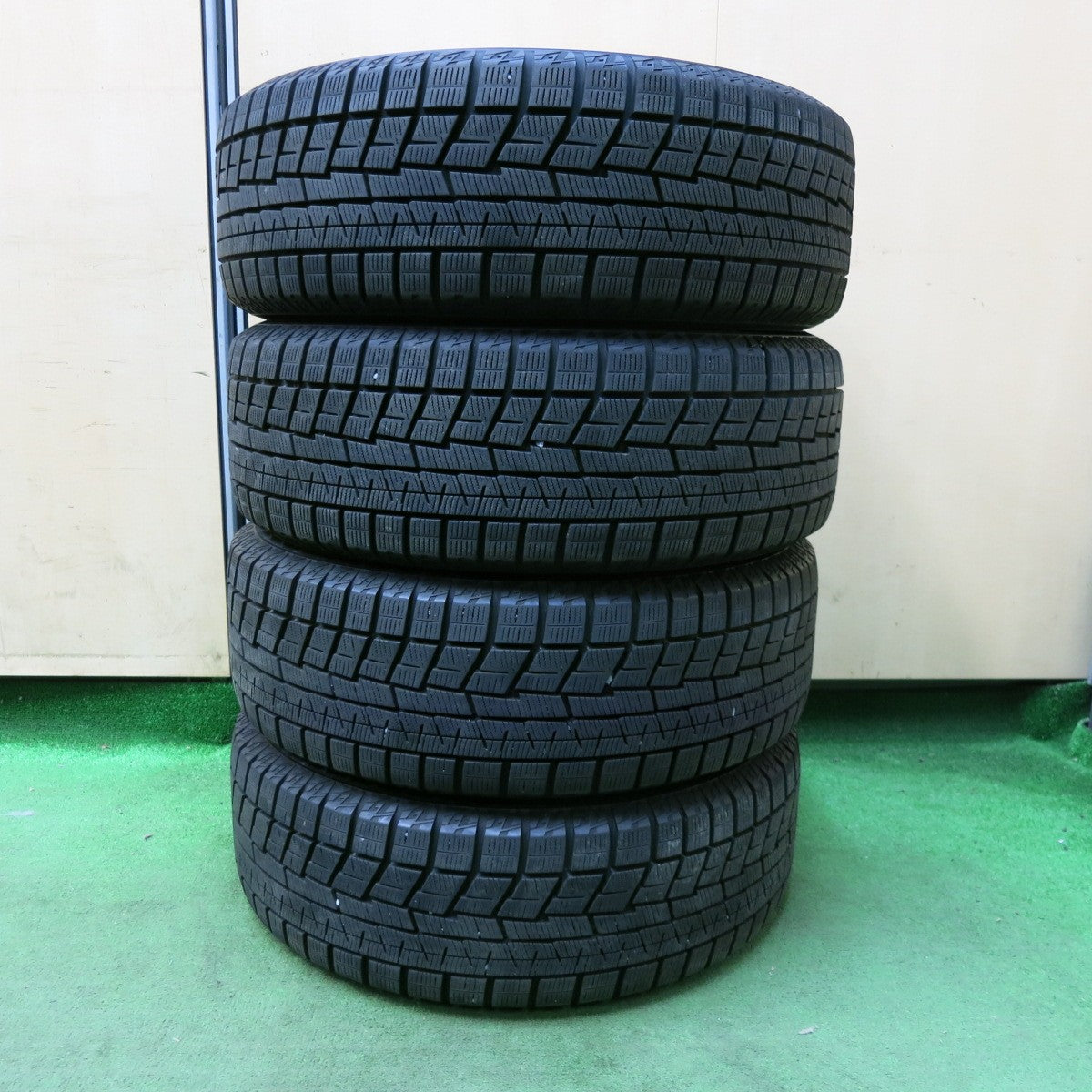 [送料無料] バリ溝！21年！9.5分★トヨタ 90系 ヴィッツ RS 純正 195/50R16 スタッドレス ヨコハマ アイスガード iG60 16インチ PCD100/4H★4122512SYス