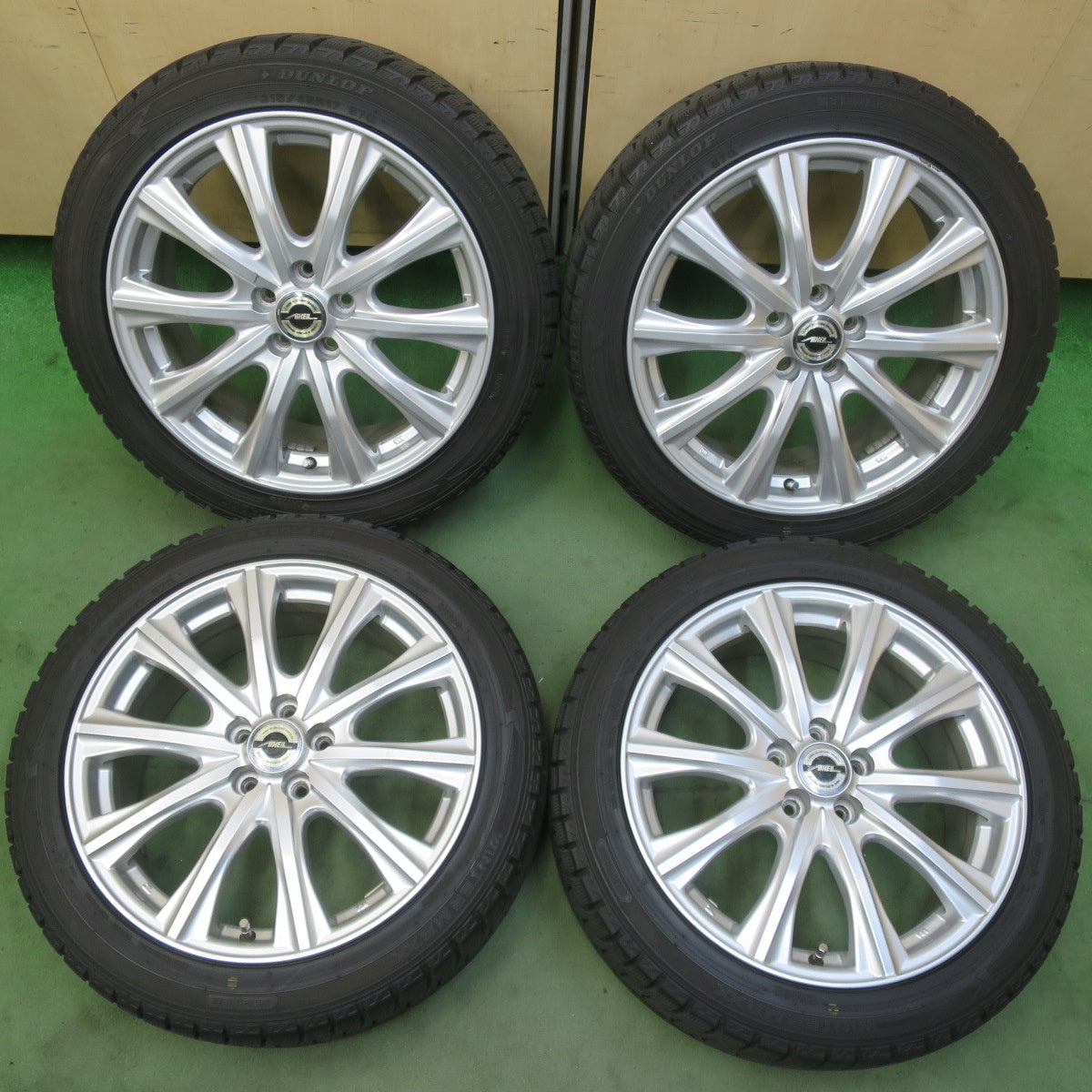 バリ溝！9分★86 BRZ 等 215/45R17 スタッドレス ダンロップ ウインターマックス WM02 AXEL アクセル 17インチ PCD100/5H★6052711イス