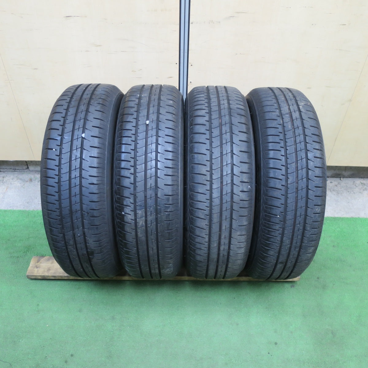 バリ溝！23年！9.5分★175/65R15 ブリヂストン エコピア NH200C SCHNEIDER ATECH シュナイダー 15インチ PCD100/4H★6021804TTノ