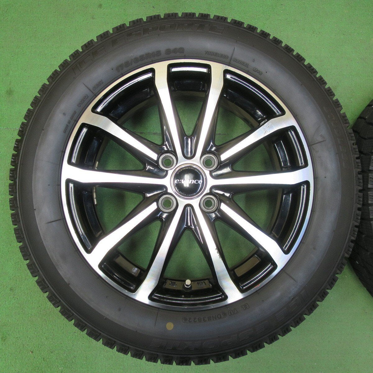 バリ溝！22年！キレイ！9分★スタッドレス 175/65R15 アイスエスポルテ e:vance HA1 エヴァンス PCD100/4H★4103108イス